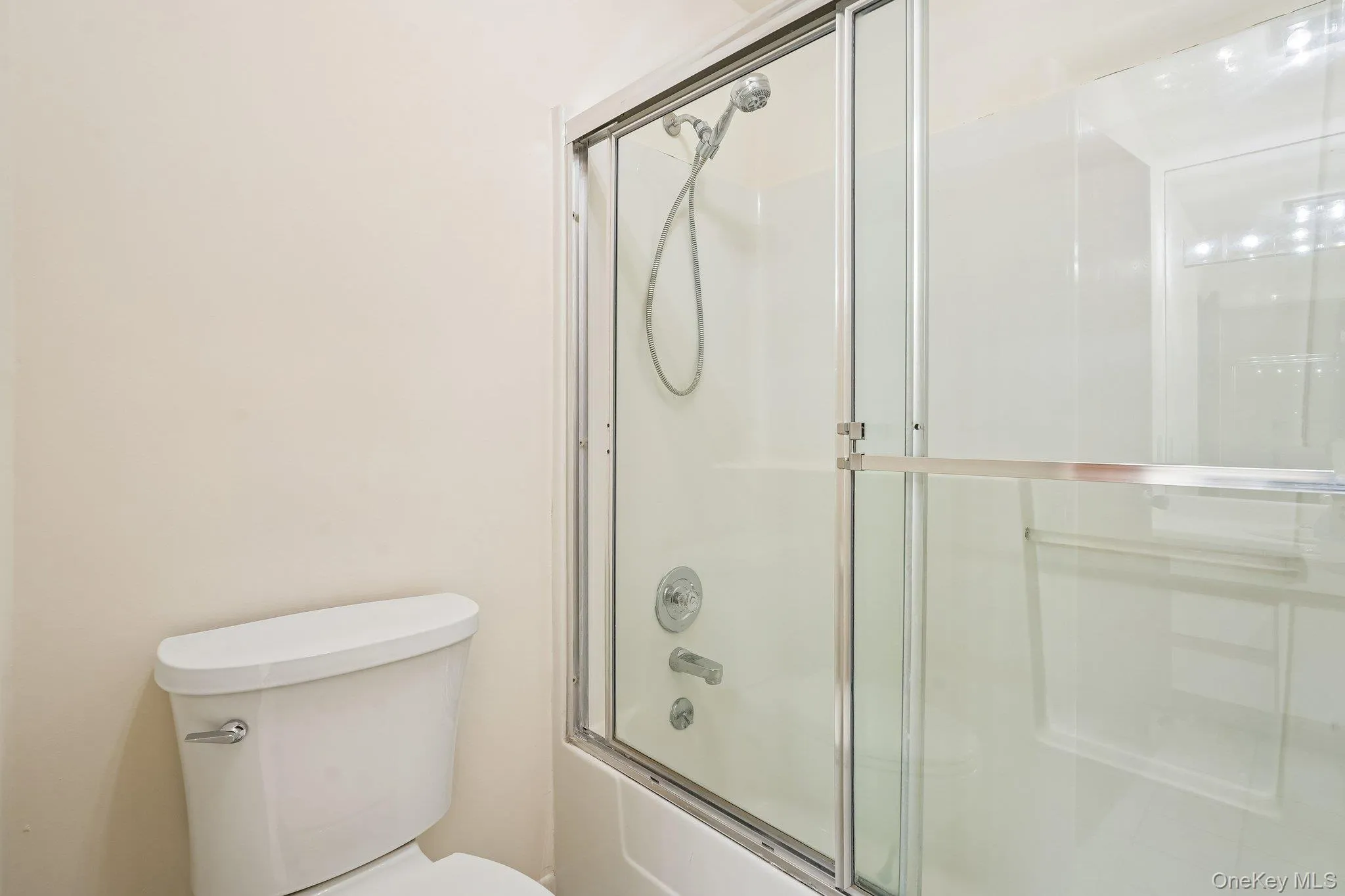 12 Evan Court, Clarkstown, NY, 2 Bedrooms Bedrooms, 6 Rooms Rooms,2 BathroomsBathrooms,Residential,For Rent,Evan,0,1010221 12 Evan Court, Clarkstown, NY, 2 Bedrooms Bedrooms, 6 Rooms Rooms,2 BathroomsBathrooms,Residential,For Rent,Evan,0,1010221