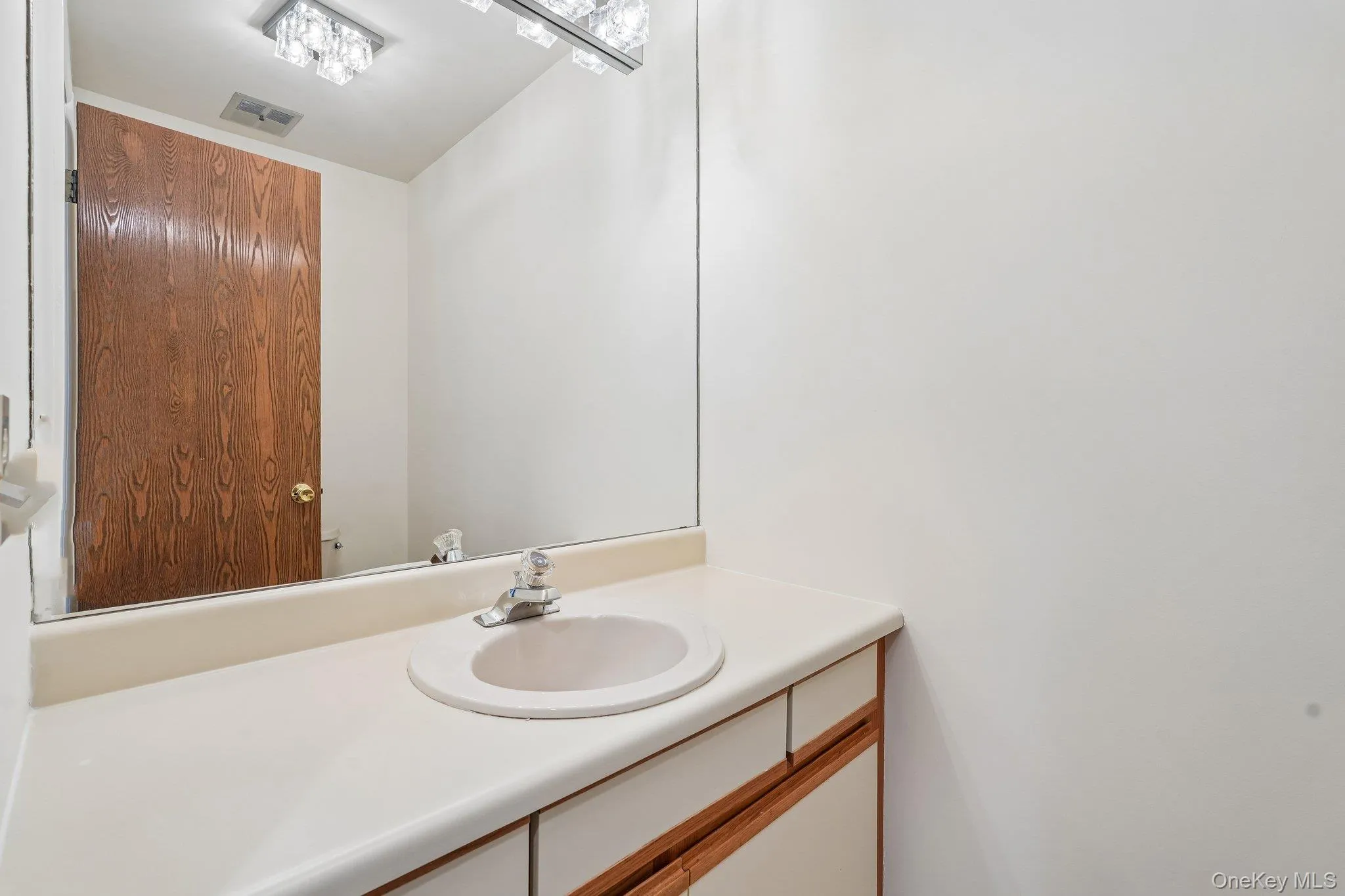 12 Evan Court, Clarkstown, NY, 2 Bedrooms Bedrooms, 6 Rooms Rooms,2 BathroomsBathrooms,Residential,For Rent,Evan,0,1010221 12 Evan Court, Clarkstown, NY, 2 Bedrooms Bedrooms, 6 Rooms Rooms,2 BathroomsBathrooms,Residential,For Rent,Evan,0,1010221