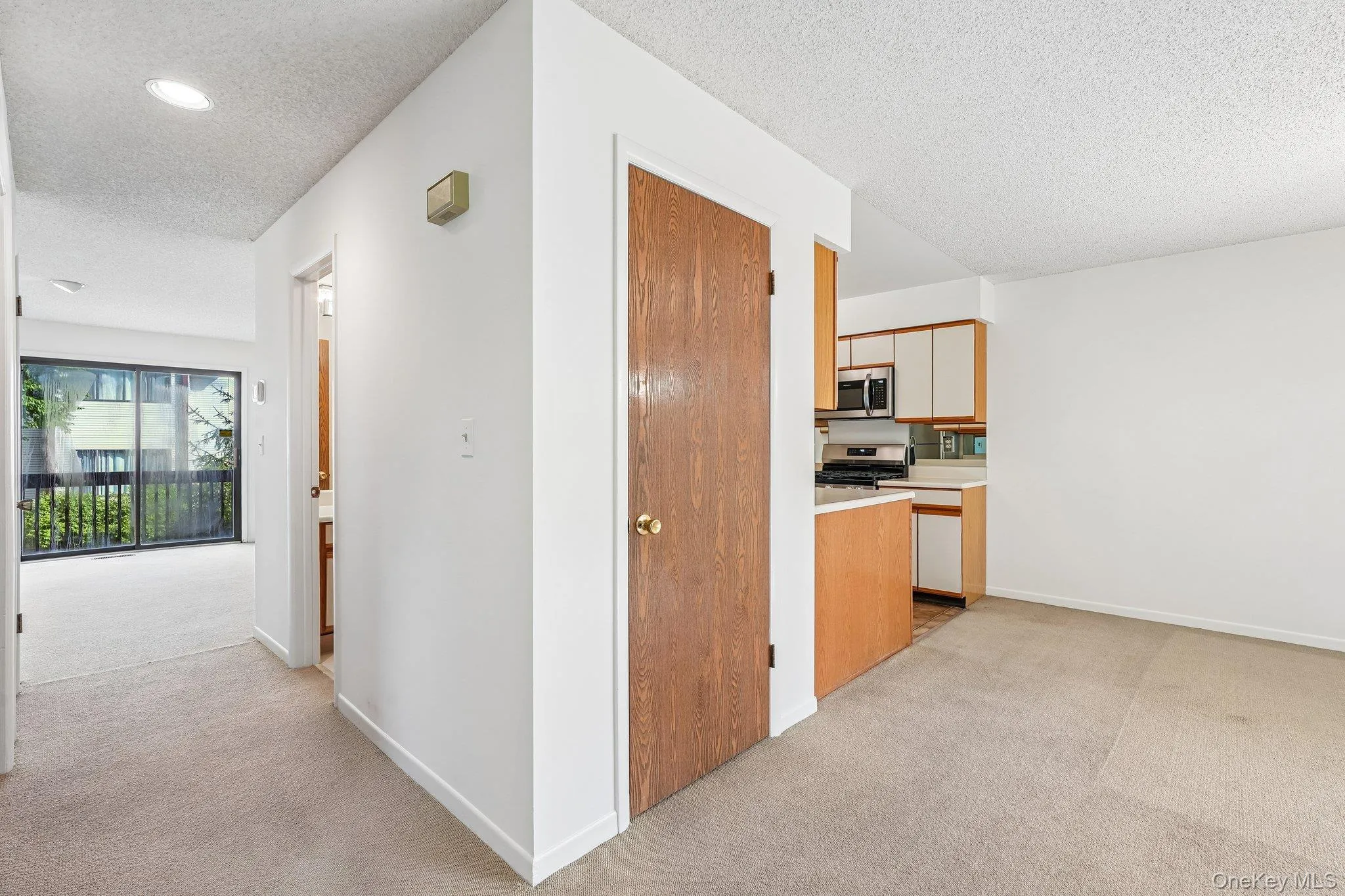 12 Evan Court, Clarkstown, NY, 2 Bedrooms Bedrooms, 6 Rooms Rooms,2 BathroomsBathrooms,Residential,For Rent,Evan,0,1010221 12 Evan Court, Clarkstown, NY, 2 Bedrooms Bedrooms, 6 Rooms Rooms,2 BathroomsBathrooms,Residential,For Rent,Evan,0,1010221