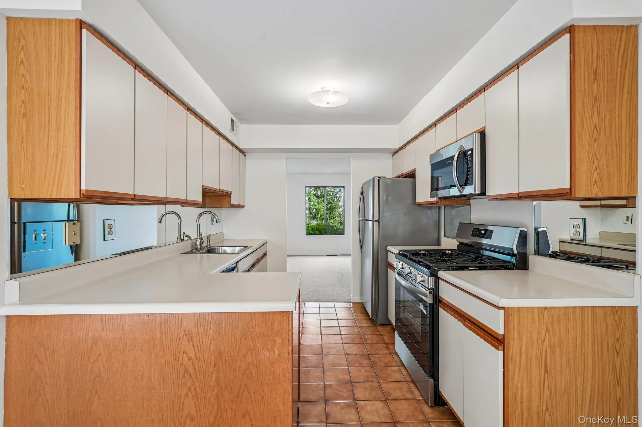 12 Evan Court, Clarkstown, NY, 2 Bedrooms Bedrooms, 6 Rooms Rooms,2 BathroomsBathrooms,Residential,For Rent,Evan,0,1010221 12 Evan Court, Clarkstown, NY, 2 Bedrooms Bedrooms, 6 Rooms Rooms,2 BathroomsBathrooms,Residential,For Rent,Evan,0,1010221