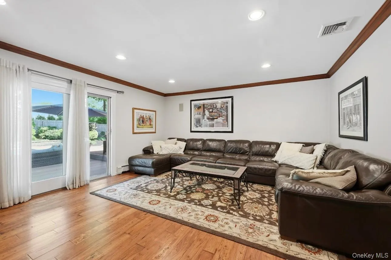10 Mansfield Lane, Huntington, NY, 5 Bedrooms Bedrooms, 9 Rooms Rooms,2 BathroomsBathrooms,Residential,For Rent,Mansfield,0,1010222 10 Mansfield Lane, Huntington, NY, 5 Bedrooms Bedrooms, 9 Rooms Rooms,2 BathroomsBathrooms,Residential,For Rent,Mansfield,0,1010222