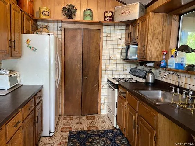 739 Lake View Drive, Bethel, NY, 3 Bedrooms Bedrooms, 5 Rooms Rooms,2 BathroomsBathrooms,Residential Lease,For Rent,Lake View,0,1010223 739 Lake View Drive, Bethel, NY, 3 Bedrooms Bedrooms, 5 Rooms Rooms,2 BathroomsBathrooms,Residential Lease,For Rent,Lake View,0,1010223