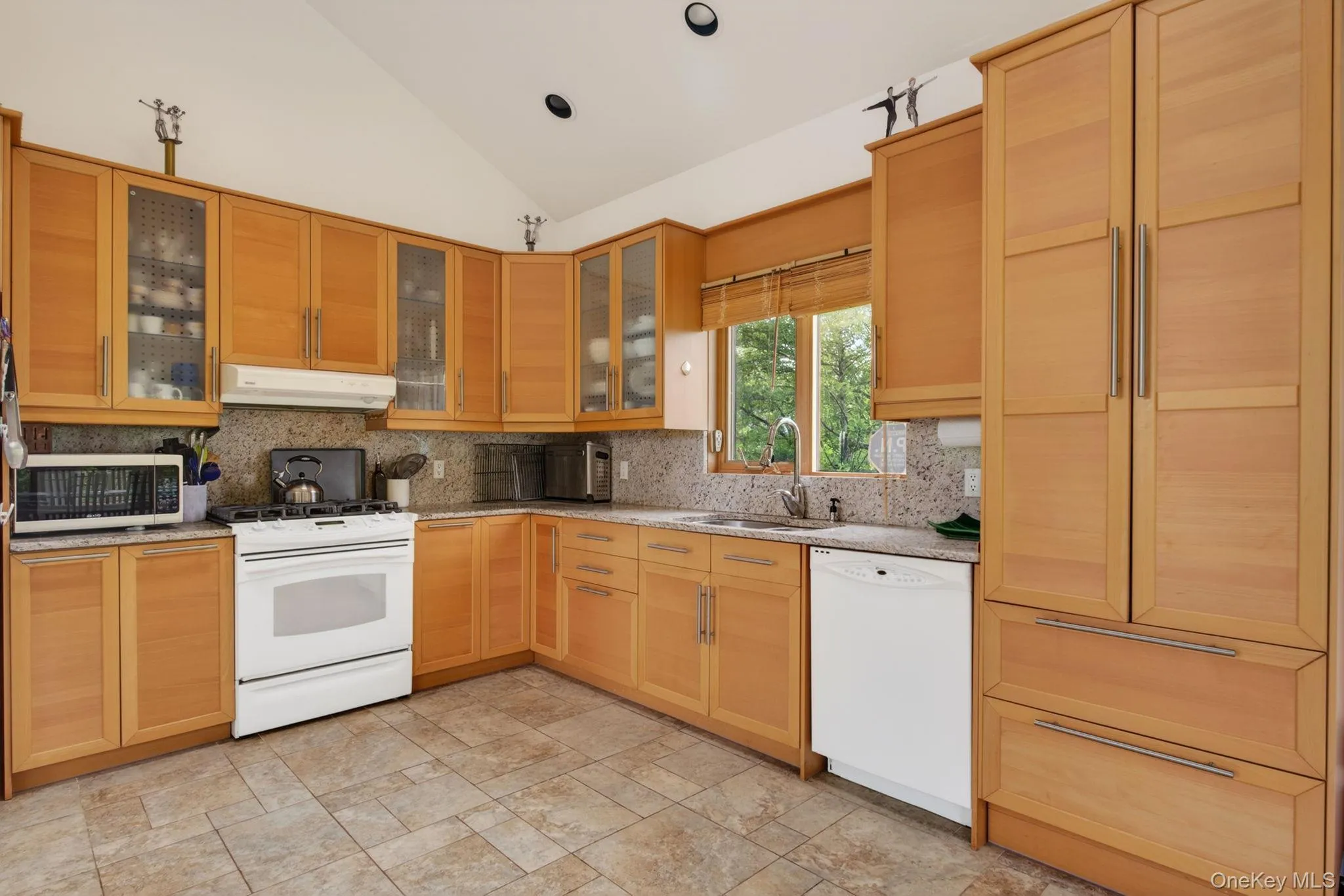 81 Pond Drive, Rockland, NY, 5 Bedrooms Bedrooms, 11 Rooms Rooms,3 BathroomsBathrooms,Residential,For Rent,Pond,0,1010224 81 Pond Drive, Rockland, NY, 5 Bedrooms Bedrooms, 11 Rooms Rooms,3 BathroomsBathrooms,Residential,For Rent,Pond,0,1010224