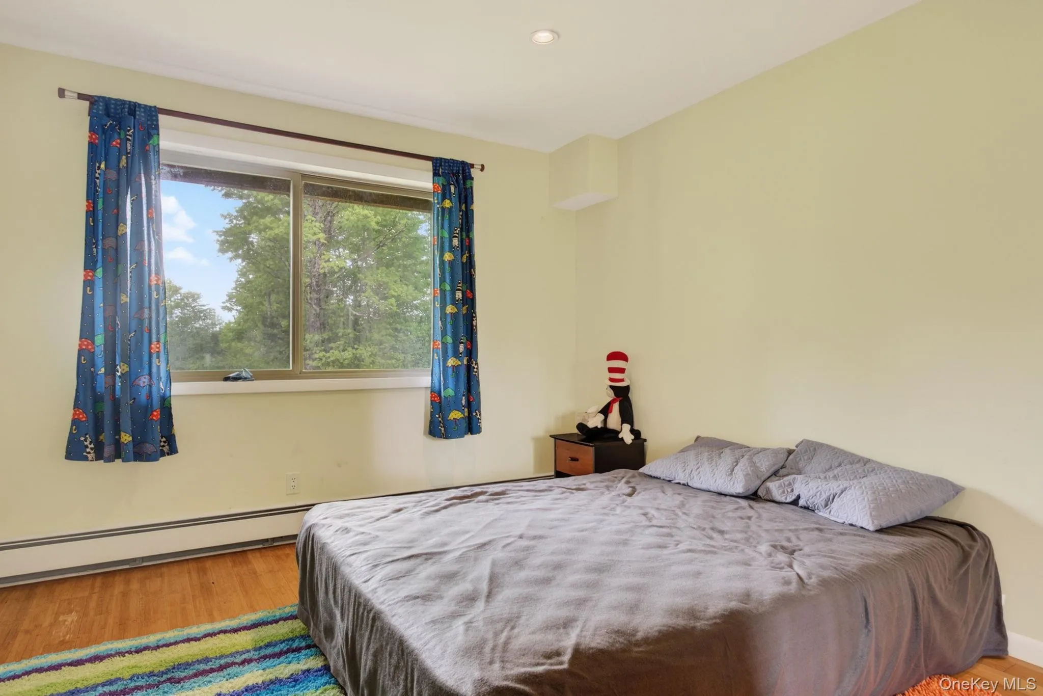 Bedroom or office lower level Bedroom or office lower level