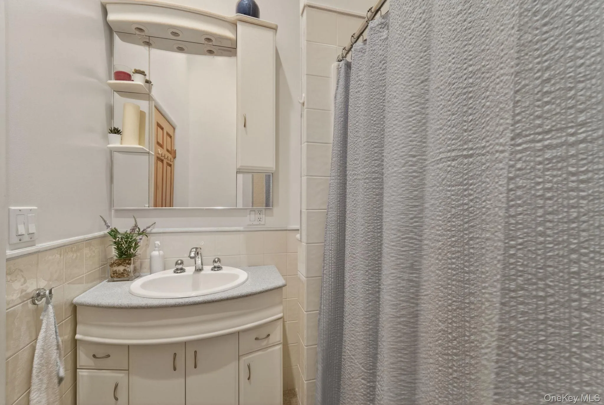 81 Pond Drive, Rockland, NY, 5 Bedrooms Bedrooms, 11 Rooms Rooms,3 BathroomsBathrooms,Residential,For Rent,Pond,0,1010224 81 Pond Drive, Rockland, NY, 5 Bedrooms Bedrooms, 11 Rooms Rooms,3 BathroomsBathrooms,Residential,For Rent,Pond,0,1010224