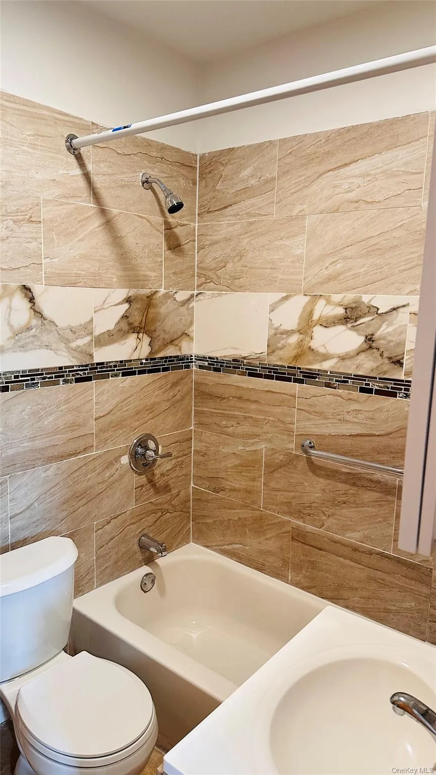 258 Forbell Street, New York, NY, 2 Bedrooms Bedrooms, 3 Rooms Rooms,1 BathroomBathrooms,Residential Lease,For Rent,Forbell,0,1010228 258 Forbell Street, New York, NY, 2 Bedrooms Bedrooms, 3 Rooms Rooms,1 BathroomBathrooms,Residential Lease,For Rent,Forbell,0,1010228