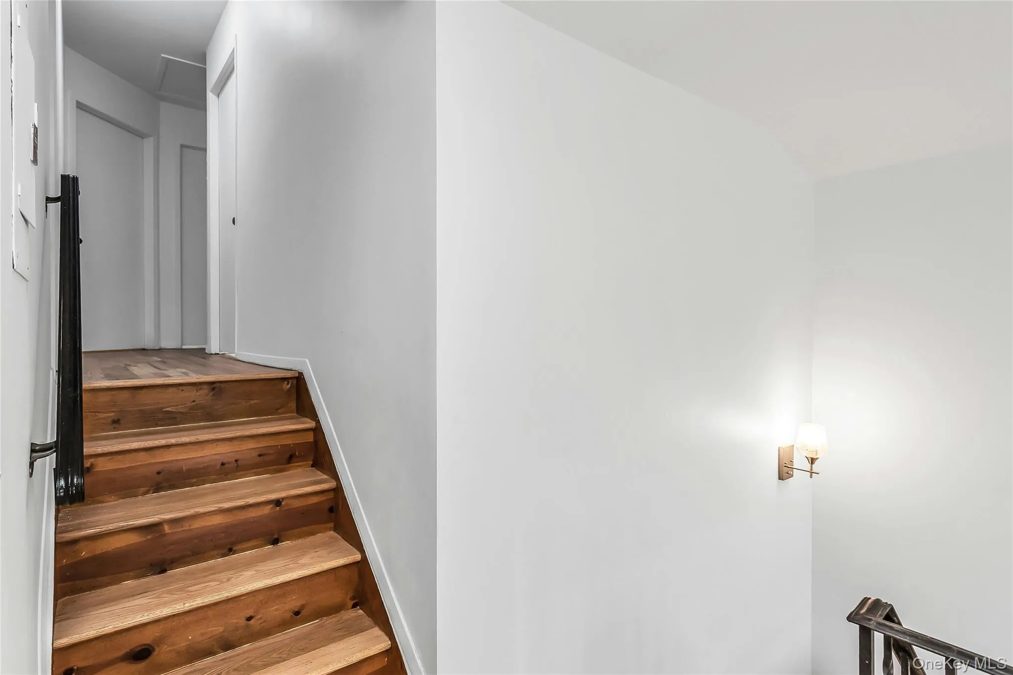 69-23 Little Neck Parkway, New York, NY, 3 Bedrooms Bedrooms, 7 Rooms Rooms,2 BathroomsBathrooms,Residential Lease,For Rent,Little Neck,0,1010231 69-23 Little Neck Parkway, New York, NY, 3 Bedrooms Bedrooms, 7 Rooms Rooms,2 BathroomsBathrooms,Residential Lease,For Rent,Little Neck,0,1010231