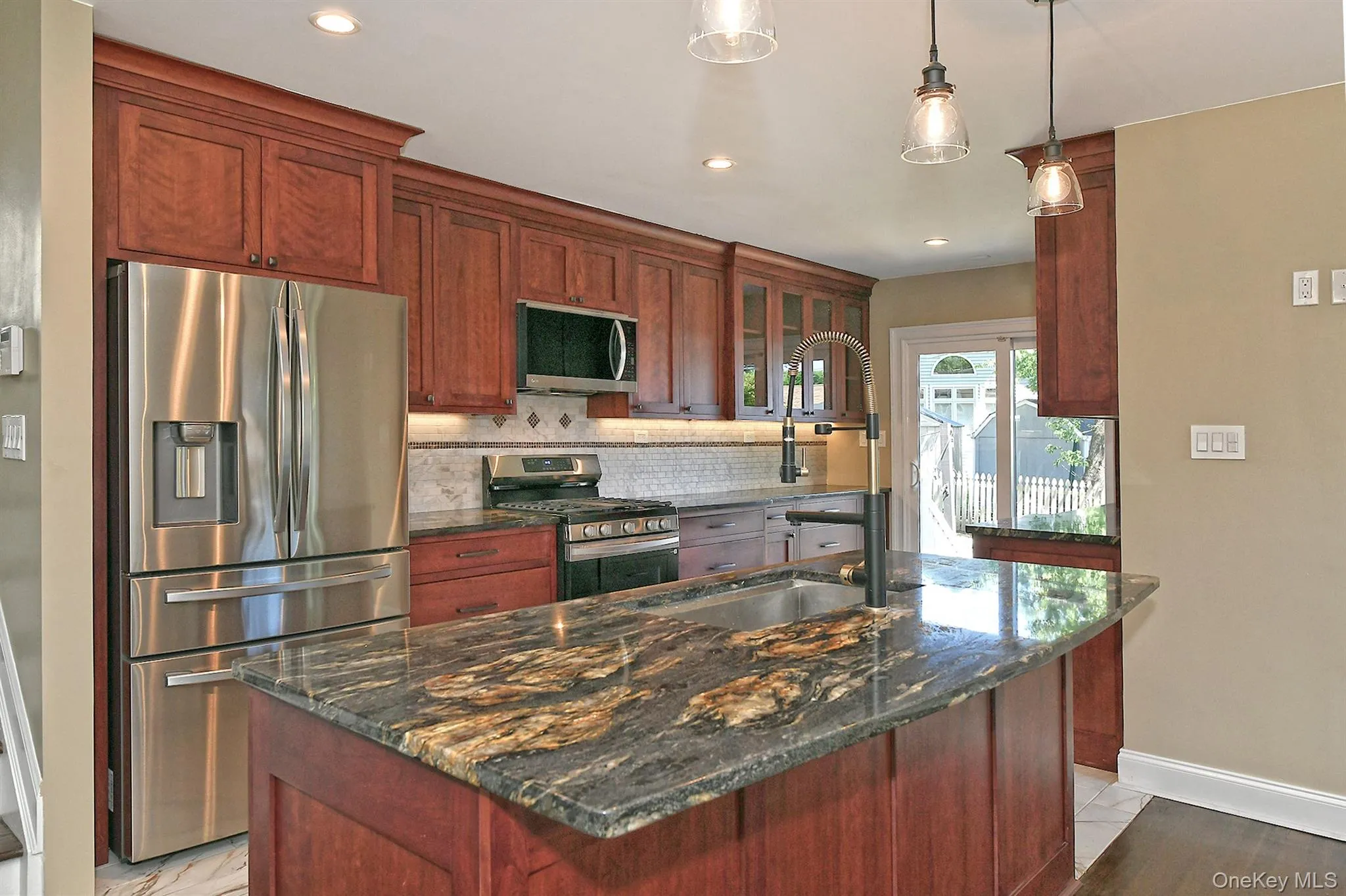 Stainless Steel Appliances And Granite Countertops Stainless Steel Appliances And Granite Countertops