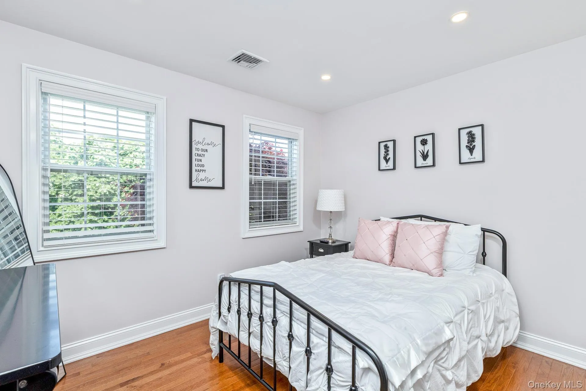 11 Coventry Lane, Smithtown, NY, 4 Bedrooms Bedrooms, 8 Rooms Rooms,2 BathroomsBathrooms,Residential,For Rent,Coventry,0,1010236 11 Coventry Lane, Smithtown, NY, 4 Bedrooms Bedrooms, 8 Rooms Rooms,2 BathroomsBathrooms,Residential,For Rent,Coventry,0,1010236