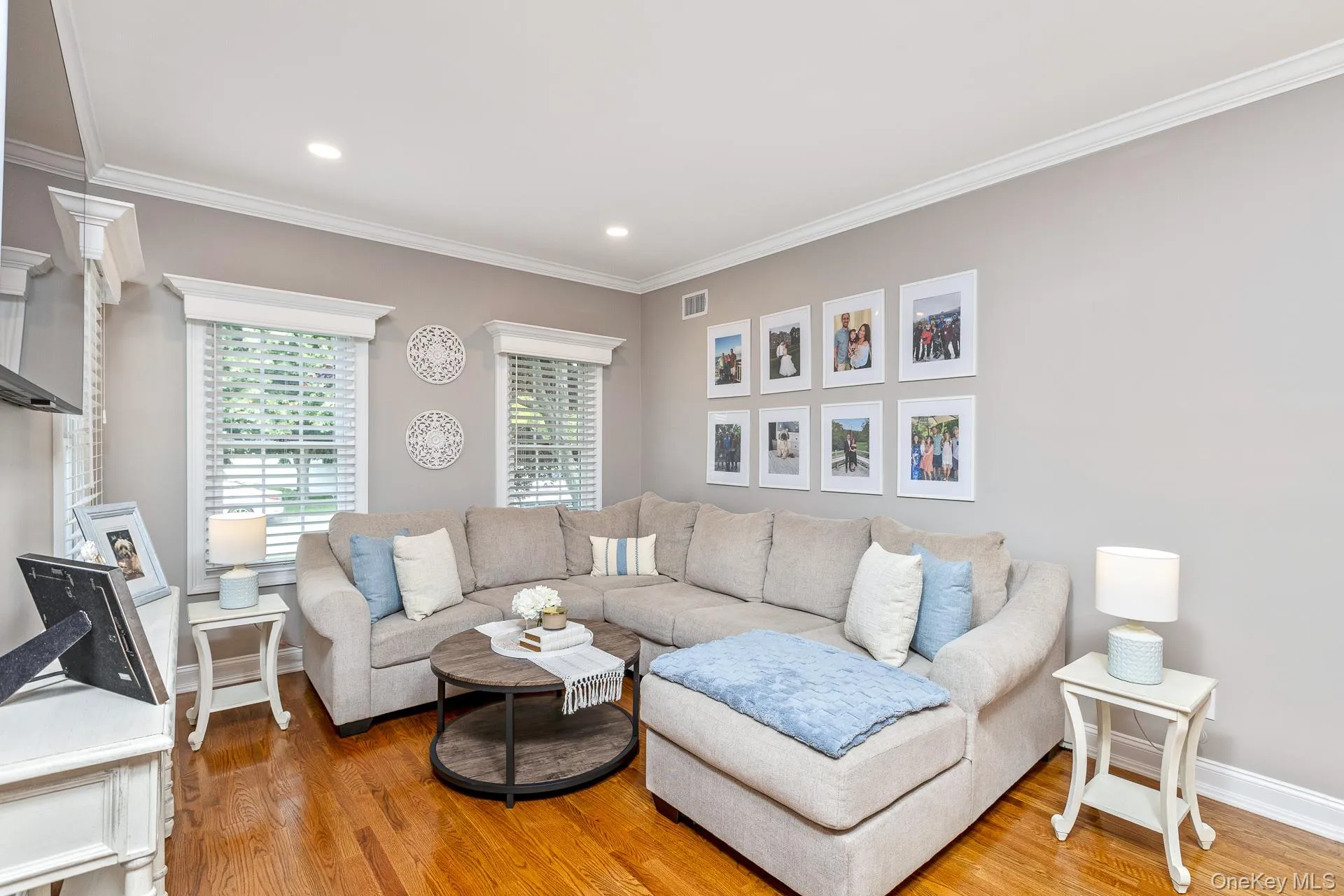 11 Coventry Lane, Smithtown, NY, 4 Bedrooms Bedrooms, 8 Rooms Rooms,2 BathroomsBathrooms,Residential,For Rent,Coventry,0,1010236 11 Coventry Lane, Smithtown, NY, 4 Bedrooms Bedrooms, 8 Rooms Rooms,2 BathroomsBathrooms,Residential,For Rent,Coventry,0,1010236