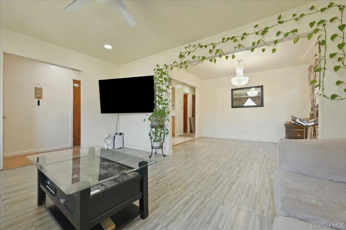 79 Wellington Road, Hempstead, NY, 3 Bedrooms Bedrooms, 8 Rooms Rooms,3 BathroomsBathrooms,Residential,For Rent,Wellington,0,1010238 79 Wellington Road, Hempstead, NY, 3 Bedrooms Bedrooms, 8 Rooms Rooms,3 BathroomsBathrooms,Residential,For Rent,Wellington,0,1010238
