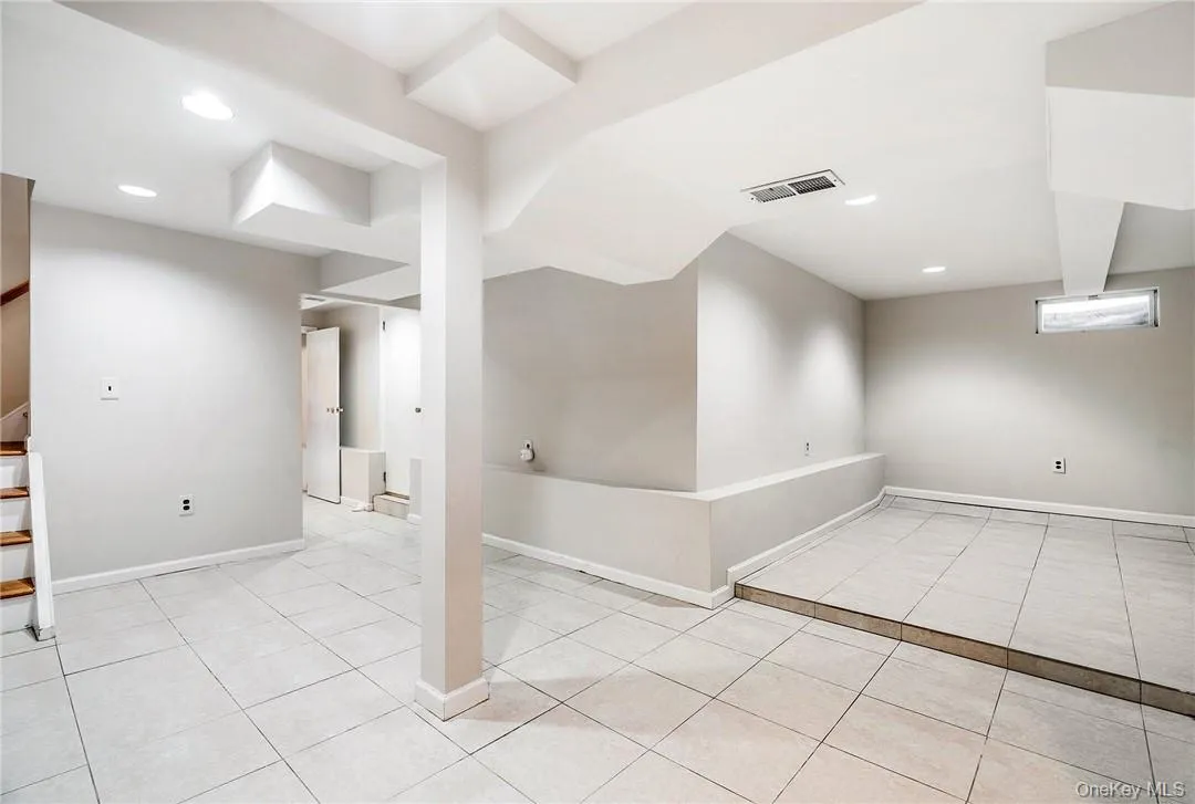 47 Wendt Avenue, Mamaroneck, NY, 4 Bedrooms Bedrooms, 8 Rooms Rooms,2 BathroomsBathrooms,Residential Lease,For Rent,Wendt,0,1010239 47 Wendt Avenue, Mamaroneck, NY, 4 Bedrooms Bedrooms, 8 Rooms Rooms,2 BathroomsBathrooms,Residential Lease,For Rent,Wendt,0,1010239