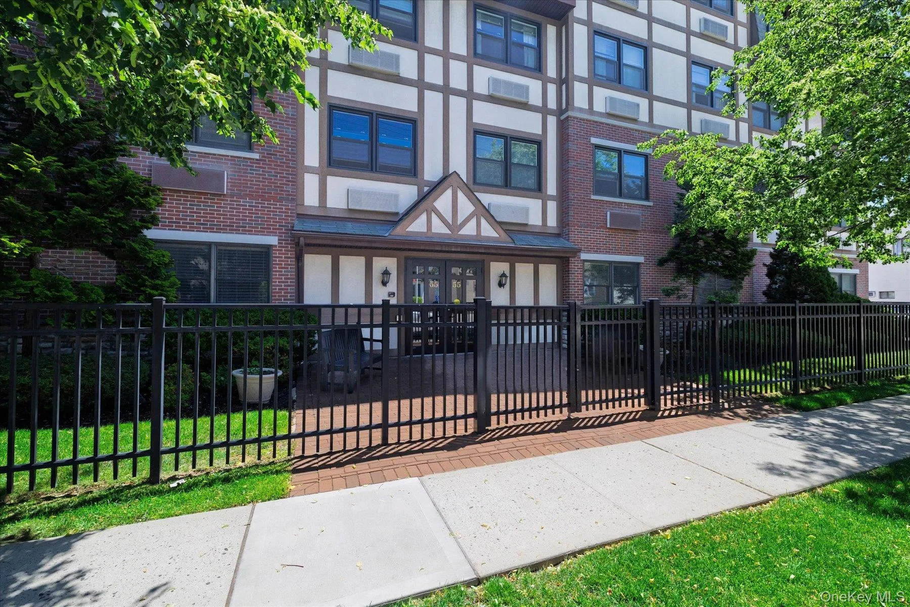 55 Clinton Avenue, Hempstead, NY, 2 Bedrooms Bedrooms, 4 Rooms Rooms,1 BathroomBathrooms,Residential,For Rent,Clinton,0,1010242 55 Clinton Avenue, Hempstead, NY, 2 Bedrooms Bedrooms, 4 Rooms Rooms,1 BathroomBathrooms,Residential,For Rent,Clinton,0,1010242