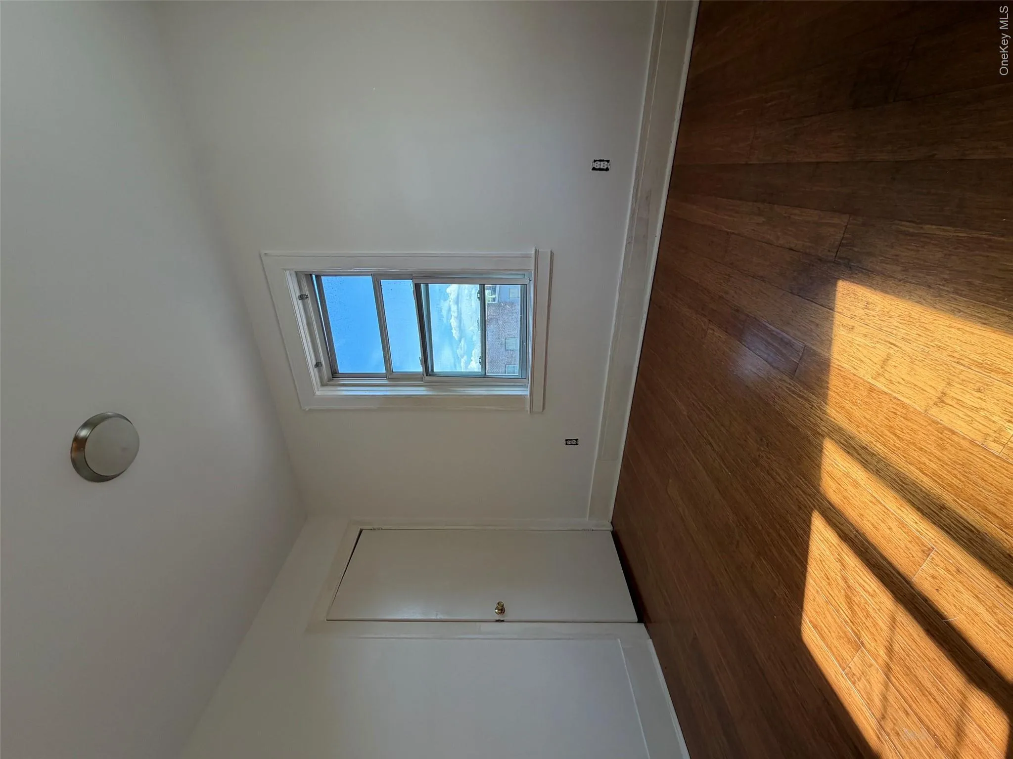 Second bedroom/office/den Second bedroom/office/den