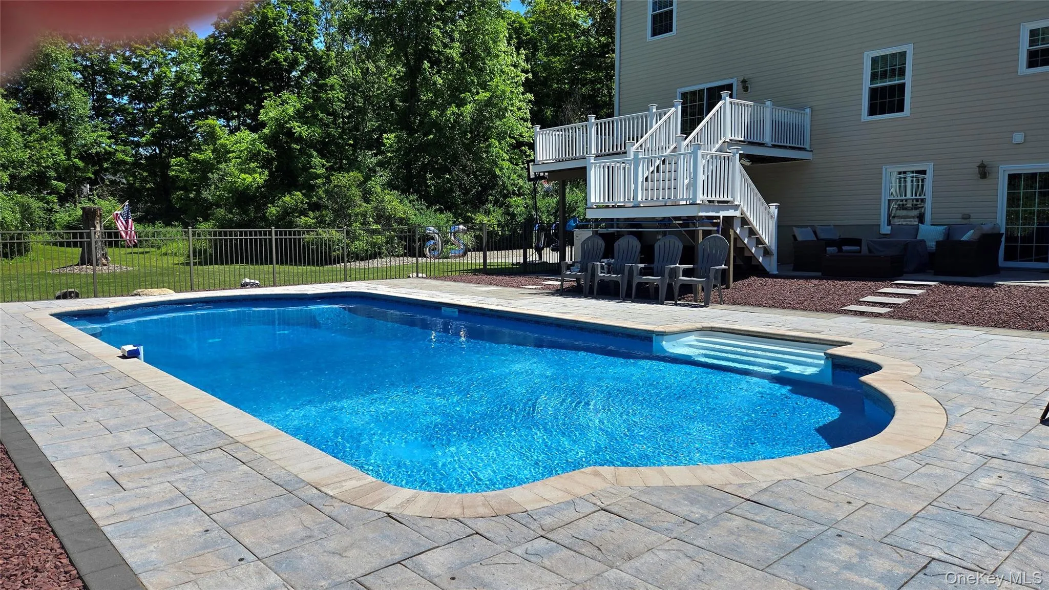 Salt water pool fully fenced and great entertainment area. Salt water pool fully fenced and great entertainment area.