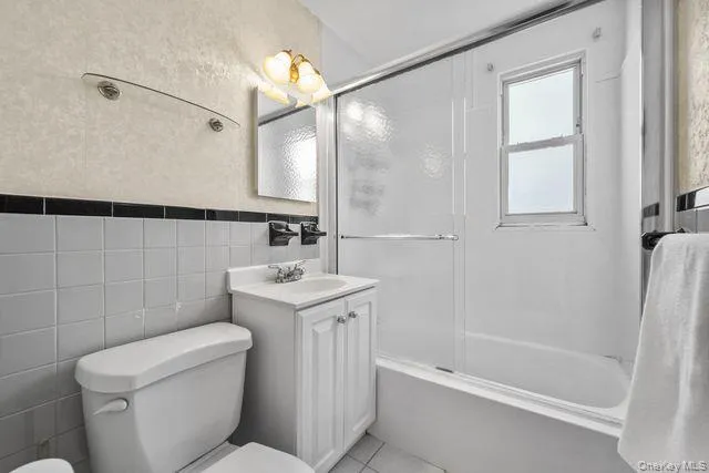 64 Kathwood Road, Yonkers, NY, 3 Bedrooms Bedrooms, 6 Rooms Rooms,1 BathroomBathrooms,Residential,For Rent,Kathwood,0,1010247 64 Kathwood Road, Yonkers, NY, 3 Bedrooms Bedrooms, 6 Rooms Rooms,1 BathroomBathrooms,Residential,For Rent,Kathwood,0,1010247