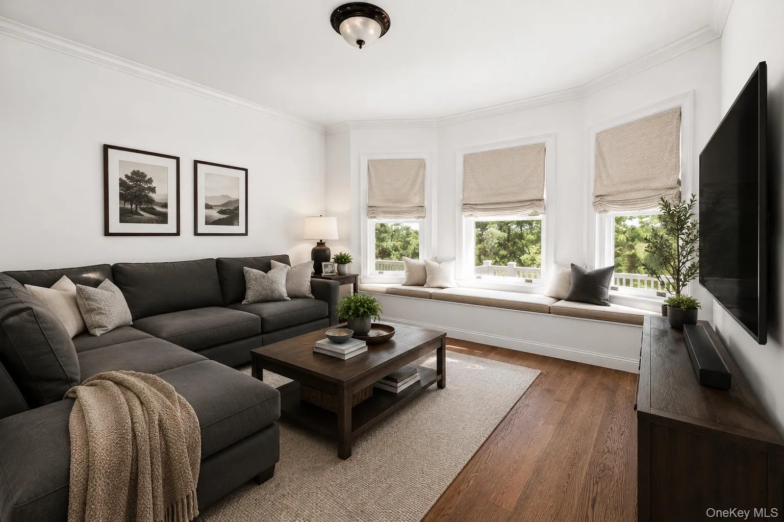 2nd Floor - Den/Bedroom w/large windows and window seat, and closet 2nd Floor - Den/Bedroom w/large windows and window seat, and closet