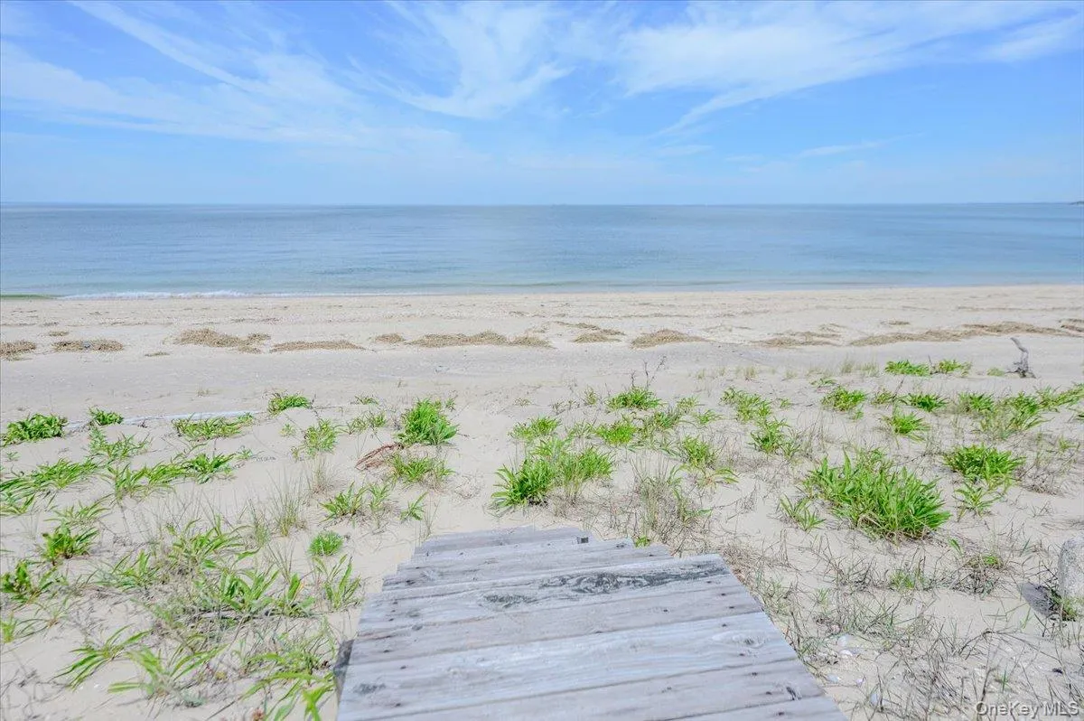 Sound side parking; minutes from 563 Asharoken Sound side parking; minutes from 563 Asharoken