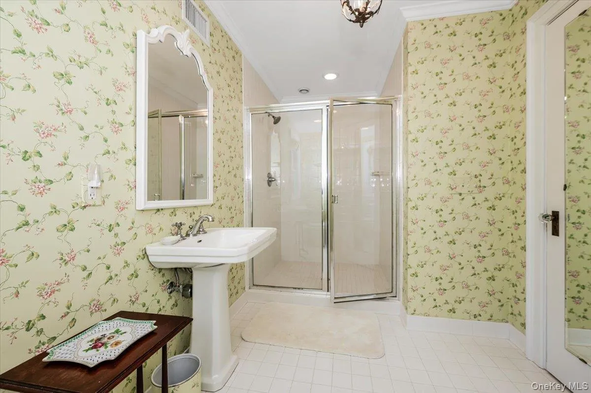 Ensuite bathroom Ensuite bathroom