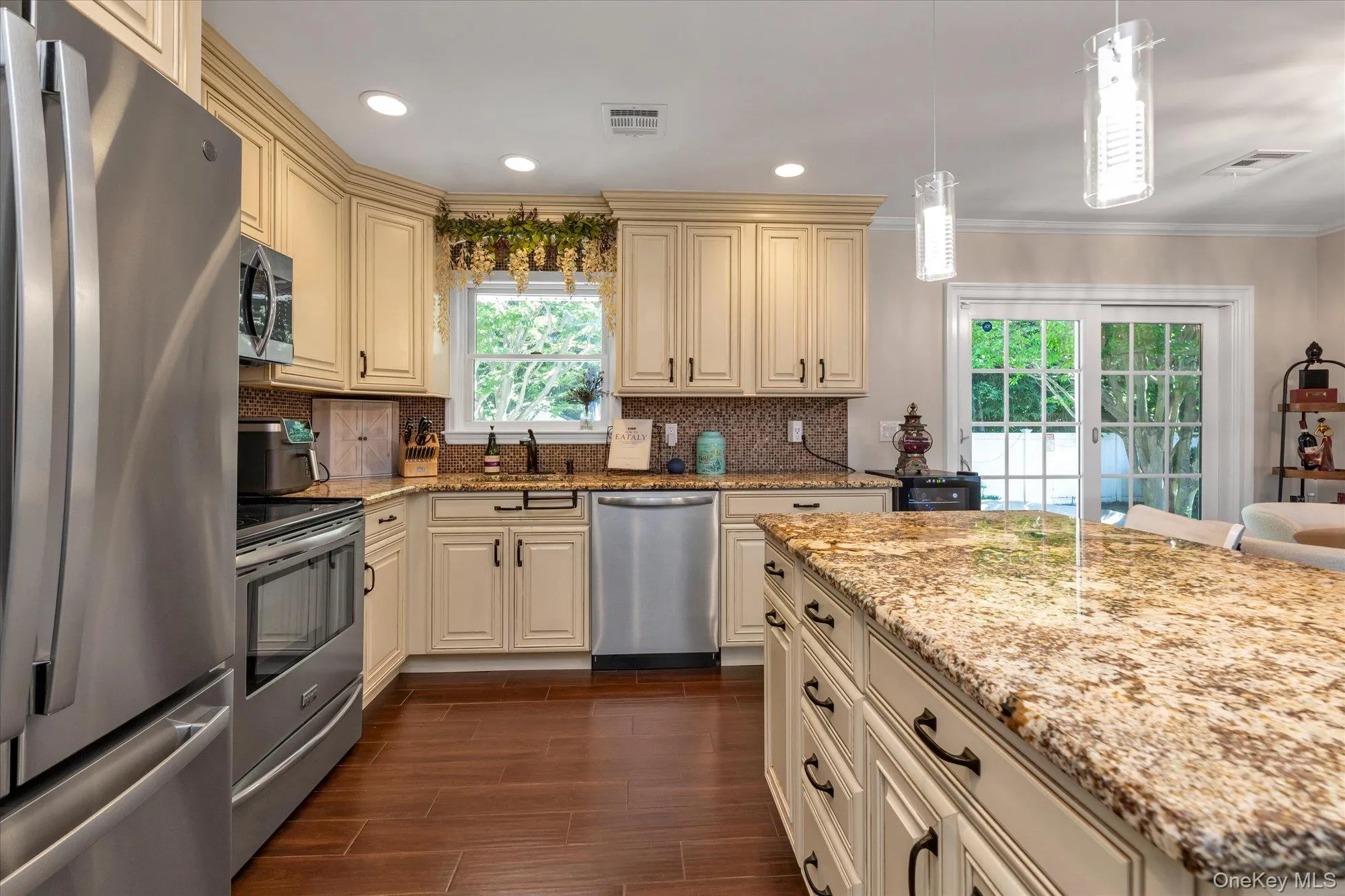 146 Saint Marks Place, Oyster Bay, NY, 3 Bedrooms Bedrooms, 7 Rooms Rooms,1 BathroomBathrooms,Residential,For Rent,Saint Marks,0,1010250 146 Saint Marks Place, Oyster Bay, NY, 3 Bedrooms Bedrooms, 7 Rooms Rooms,1 BathroomBathrooms,Residential,For Rent,Saint Marks,0,1010250