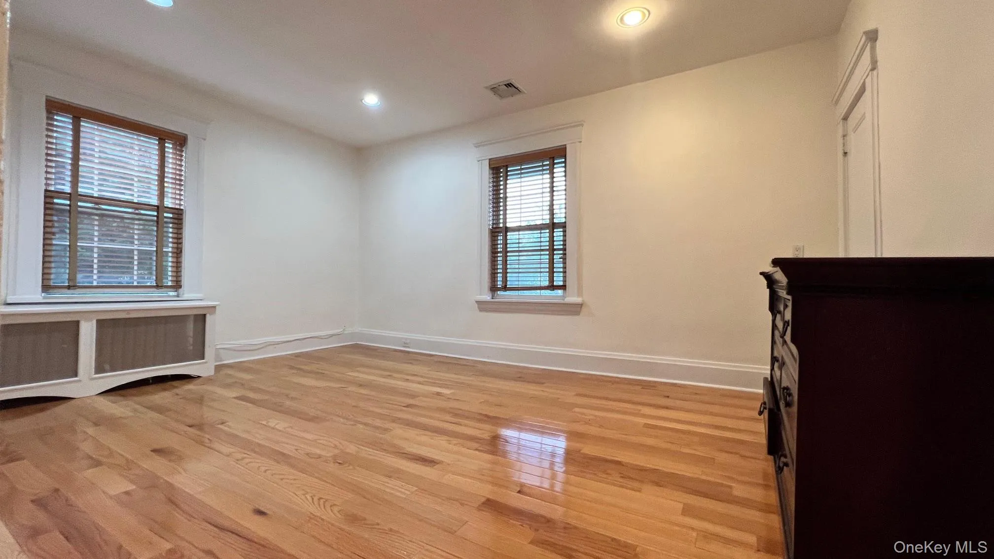 9 Nassau Drive, North Hempstead, NY, 5 Bedrooms Bedrooms, 11 Rooms Rooms,3 BathroomsBathrooms,Residential,For Rent,Nassau,0,1010256 9 Nassau Drive, North Hempstead, NY, 5 Bedrooms Bedrooms, 11 Rooms Rooms,3 BathroomsBathrooms,Residential,For Rent,Nassau,0,1010256
