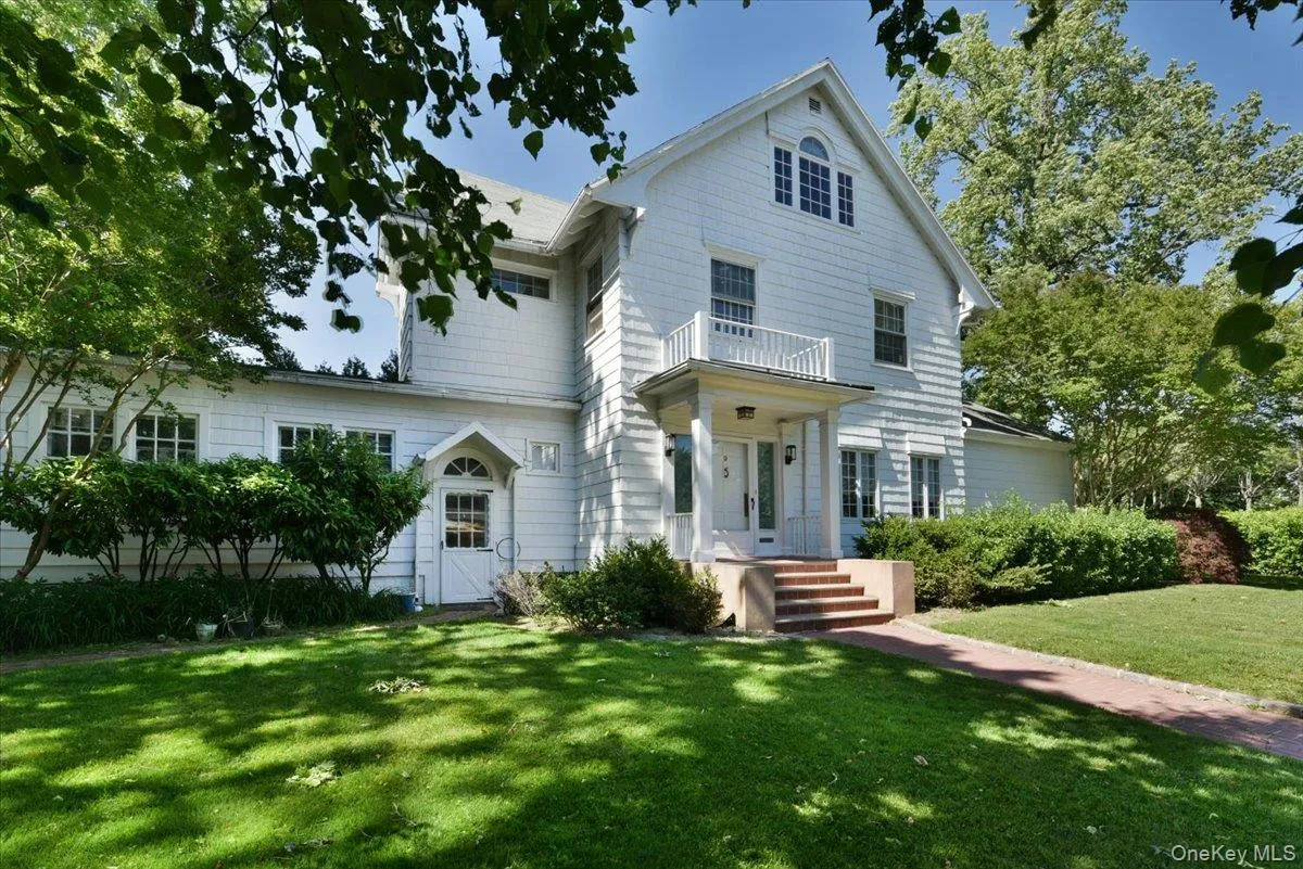 9 Nassau Drive, North Hempstead, NY, 5 Bedrooms Bedrooms, 11 Rooms Rooms,3 BathroomsBathrooms,Residential,For Rent,Nassau,0,KEY1010256 9 Nassau Drive, North Hempstead, NY, 5 Bedrooms Bedrooms, 11 Rooms Rooms,3 BathroomsBathrooms,Residential,For Rent,Nassau,0,KEY1010256