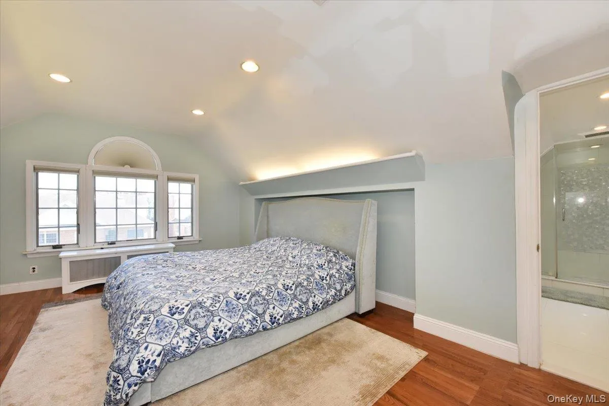 9 Nassau Drive, North Hempstead, NY, 5 Bedrooms Bedrooms, 11 Rooms Rooms,3 BathroomsBathrooms,Residential,For Rent,Nassau,0,1010256 9 Nassau Drive, North Hempstead, NY, 5 Bedrooms Bedrooms, 11 Rooms Rooms,3 BathroomsBathrooms,Residential,For Rent,Nassau,0,1010256