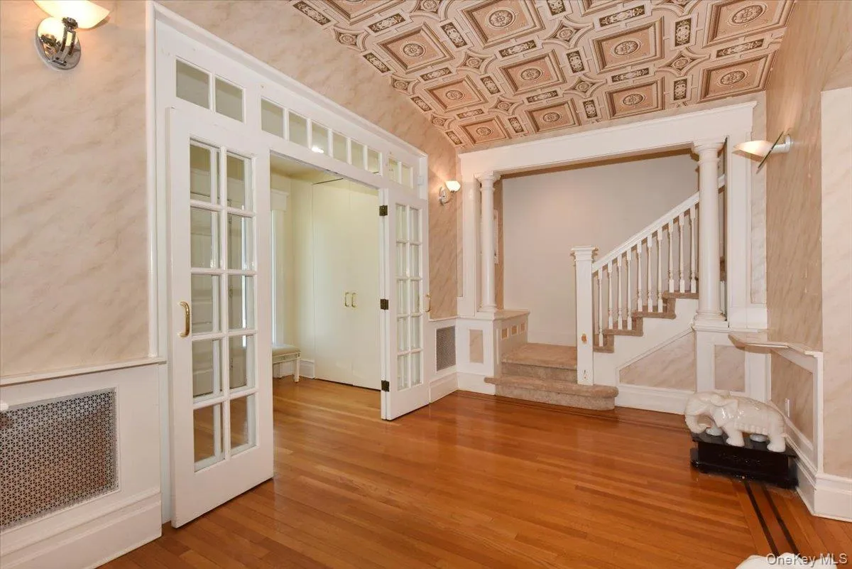 9 Nassau Drive, North Hempstead, NY, 5 Bedrooms Bedrooms, 11 Rooms Rooms,3 BathroomsBathrooms,Residential,For Rent,Nassau,0,1010256 9 Nassau Drive, North Hempstead, NY, 5 Bedrooms Bedrooms, 11 Rooms Rooms,3 BathroomsBathrooms,Residential,For Rent,Nassau,0,1010256