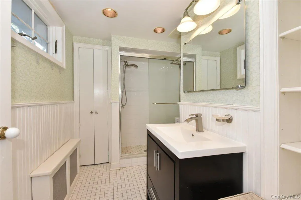 9 Nassau Drive, North Hempstead, NY, 5 Bedrooms Bedrooms, 11 Rooms Rooms,3 BathroomsBathrooms,Residential,For Rent,Nassau,0,1010256 9 Nassau Drive, North Hempstead, NY, 5 Bedrooms Bedrooms, 11 Rooms Rooms,3 BathroomsBathrooms,Residential,For Rent,Nassau,0,1010256