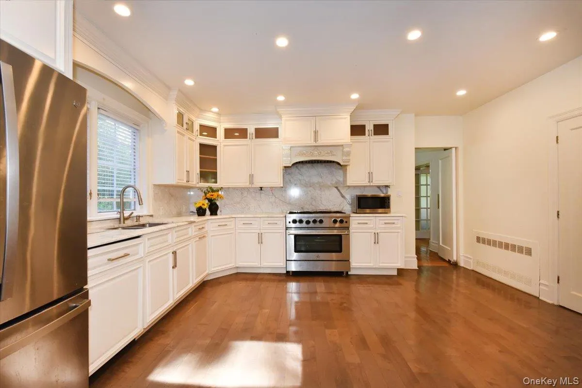 9 Nassau Drive, North Hempstead, NY, 5 Bedrooms Bedrooms, 11 Rooms Rooms,3 BathroomsBathrooms,Residential,For Rent,Nassau,0,1010256 9 Nassau Drive, North Hempstead, NY, 5 Bedrooms Bedrooms, 11 Rooms Rooms,3 BathroomsBathrooms,Residential,For Rent,Nassau,0,1010256