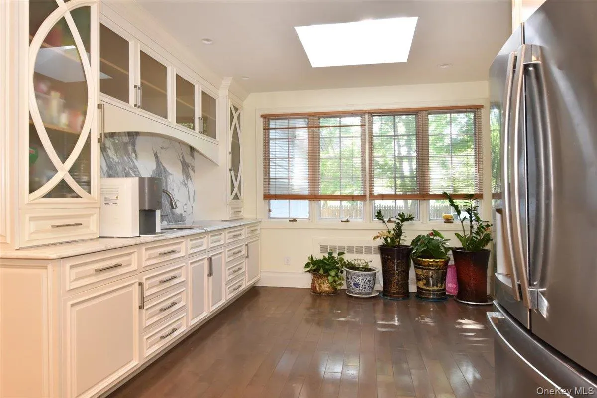 9 Nassau Drive, North Hempstead, NY, 5 Bedrooms Bedrooms, 11 Rooms Rooms,3 BathroomsBathrooms,Residential,For Rent,Nassau,0,1010256 9 Nassau Drive, North Hempstead, NY, 5 Bedrooms Bedrooms, 11 Rooms Rooms,3 BathroomsBathrooms,Residential,For Rent,Nassau,0,1010256