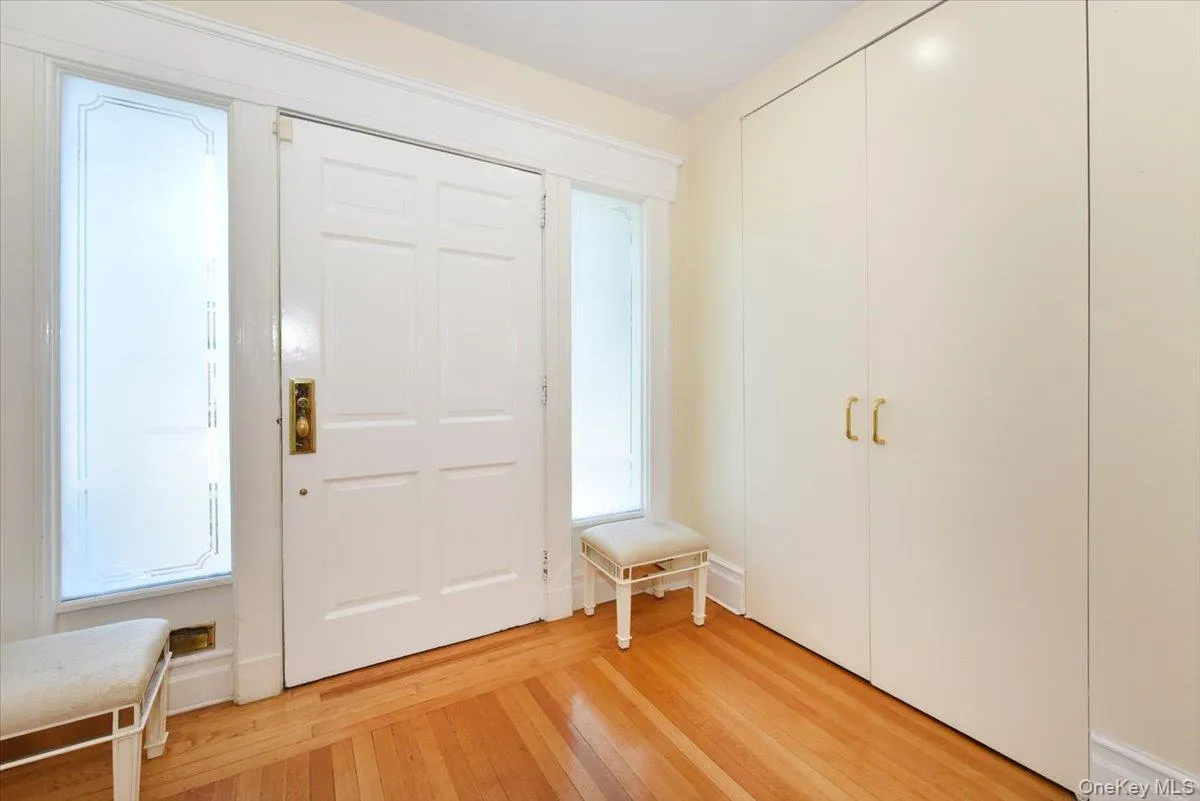 9 Nassau Drive, North Hempstead, NY, 5 Bedrooms Bedrooms, 11 Rooms Rooms,3 BathroomsBathrooms,Residential,For Rent,Nassau,0,1010256 9 Nassau Drive, North Hempstead, NY, 5 Bedrooms Bedrooms, 11 Rooms Rooms,3 BathroomsBathrooms,Residential,For Rent,Nassau,0,1010256