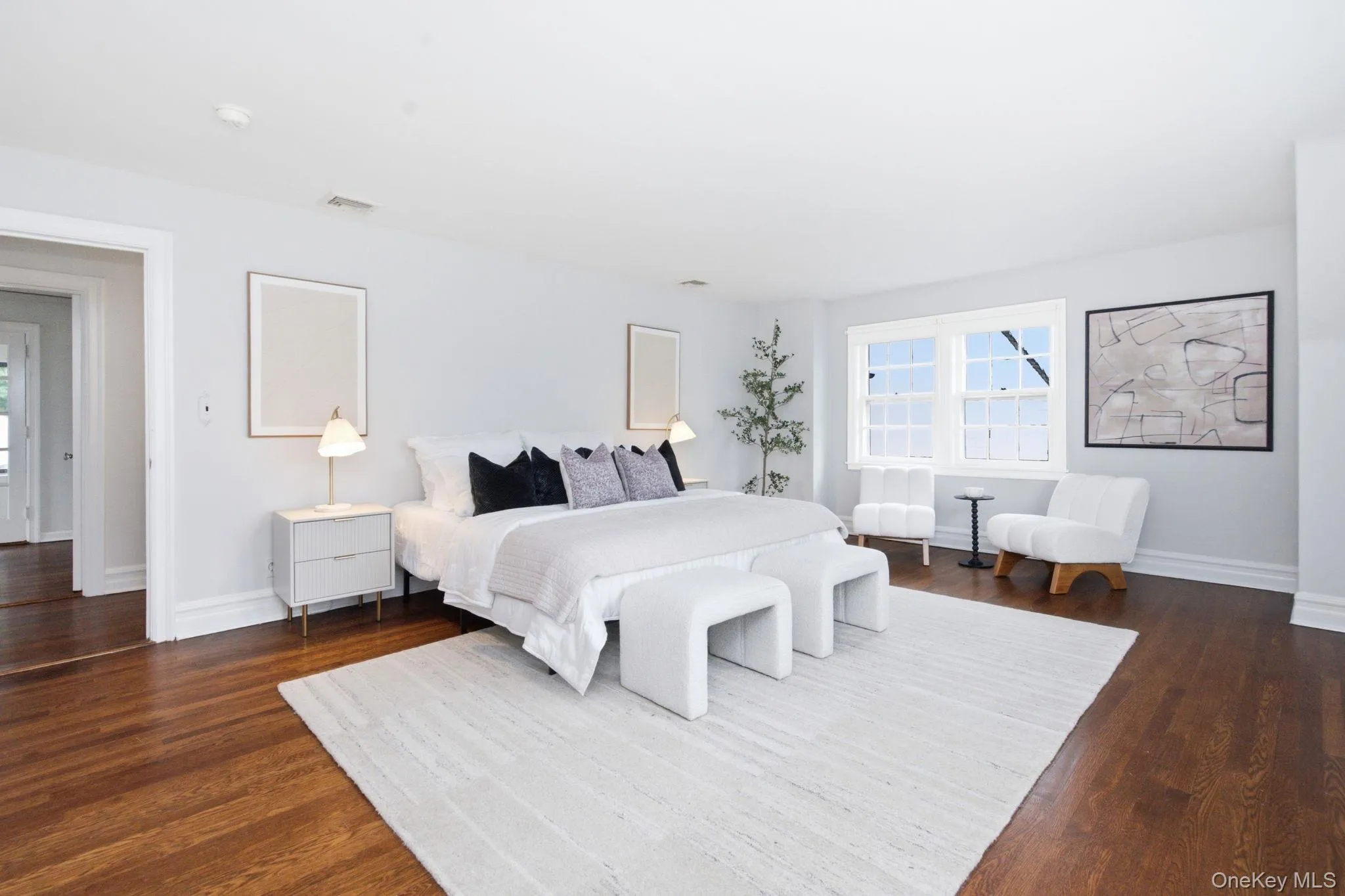 Room for a king bed plus a full sitting area defines this restful retreat. Room for a king bed plus a full sitting area defines this restful retreat.