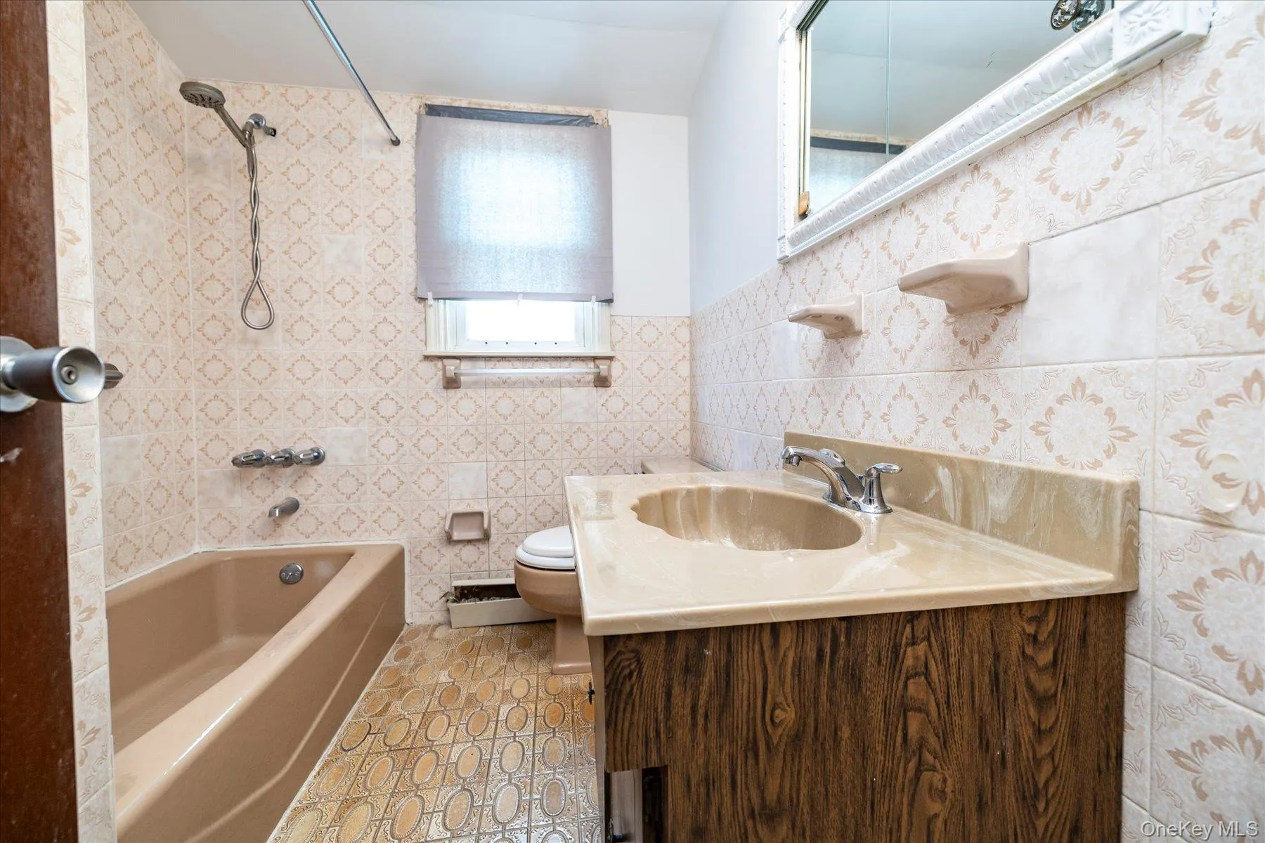 1329 Globe Avenue, Hempstead, NY, 4 Bedrooms Bedrooms, 8 Rooms Rooms,2 BathroomsBathrooms,Residential,For Rent,Globe,0,1010268 1329 Globe Avenue, Hempstead, NY, 4 Bedrooms Bedrooms, 8 Rooms Rooms,2 BathroomsBathrooms,Residential,For Rent,Globe,0,1010268