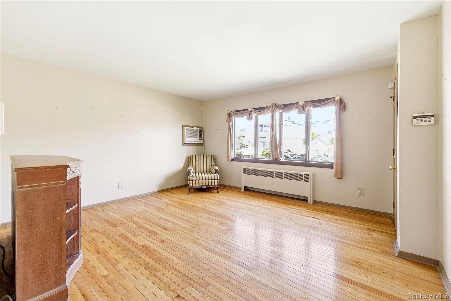 1329 Globe Avenue, Hempstead, NY, 4 Bedrooms Bedrooms, 8 Rooms Rooms,2 BathroomsBathrooms,Residential,For Rent,Globe,0,1010268 1329 Globe Avenue, Hempstead, NY, 4 Bedrooms Bedrooms, 8 Rooms Rooms,2 BathroomsBathrooms,Residential,For Rent,Globe,0,1010268