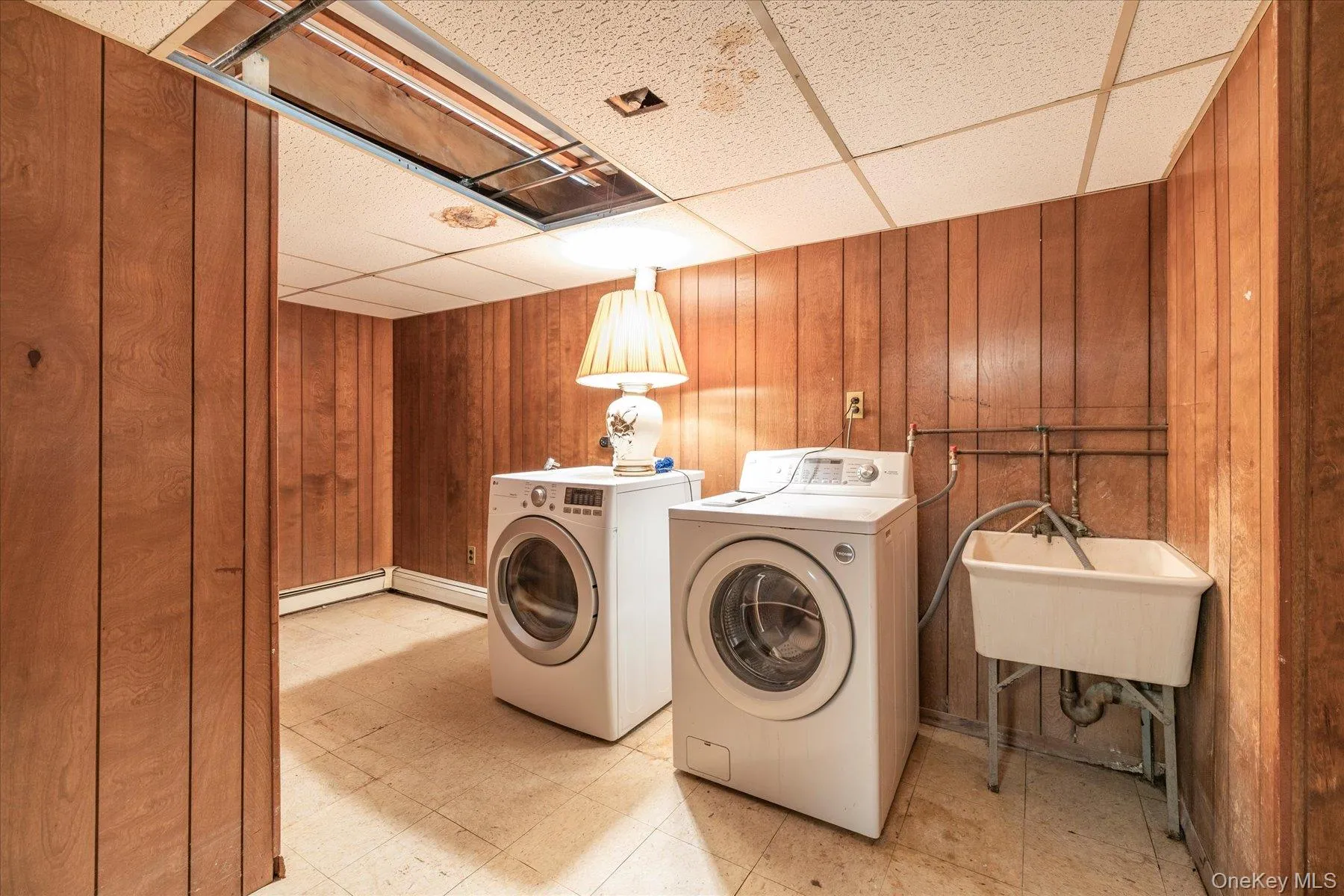 1329 Globe Avenue, Hempstead, NY, 4 Bedrooms Bedrooms, 8 Rooms Rooms,2 BathroomsBathrooms,Residential,For Rent,Globe,0,1010268 1329 Globe Avenue, Hempstead, NY, 4 Bedrooms Bedrooms, 8 Rooms Rooms,2 BathroomsBathrooms,Residential,For Rent,Globe,0,1010268