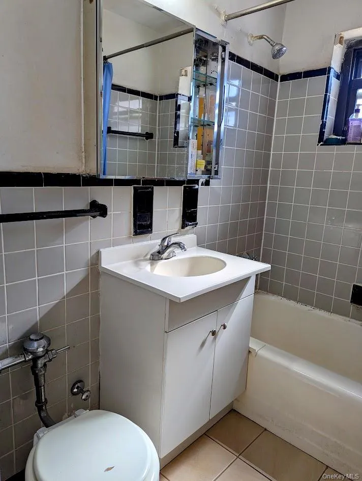 57-10 Junction Blvd, New York, NY, 2 Bedrooms Bedrooms, 5 Rooms Rooms,1 BathroomBathrooms,Residential,For Rent,Junction Blvd,0,1010269 57-10 Junction Blvd, New York, NY, 2 Bedrooms Bedrooms, 5 Rooms Rooms,1 BathroomBathrooms,Residential,For Rent,Junction Blvd,0,1010269