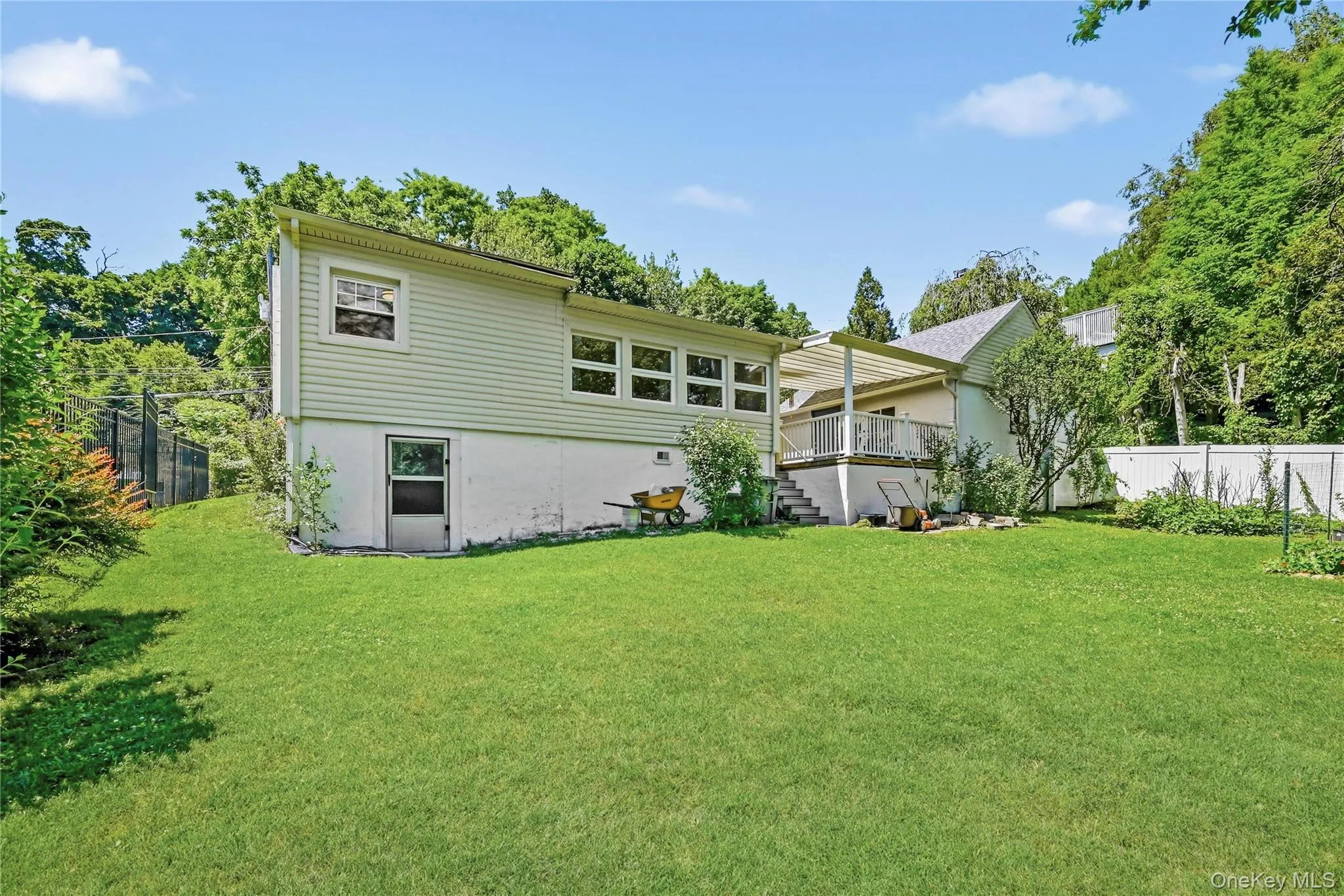5 Lawrence Street, Clarkstown, NY, 3 Bedrooms Bedrooms, 6 Rooms Rooms,2 BathroomsBathrooms,Residential,For Rent,Lawrence,0,KEY1010274 5 Lawrence Street, Clarkstown, NY, 3 Bedrooms Bedrooms, 6 Rooms Rooms,2 BathroomsBathrooms,Residential,For Rent,Lawrence,0,KEY1010274