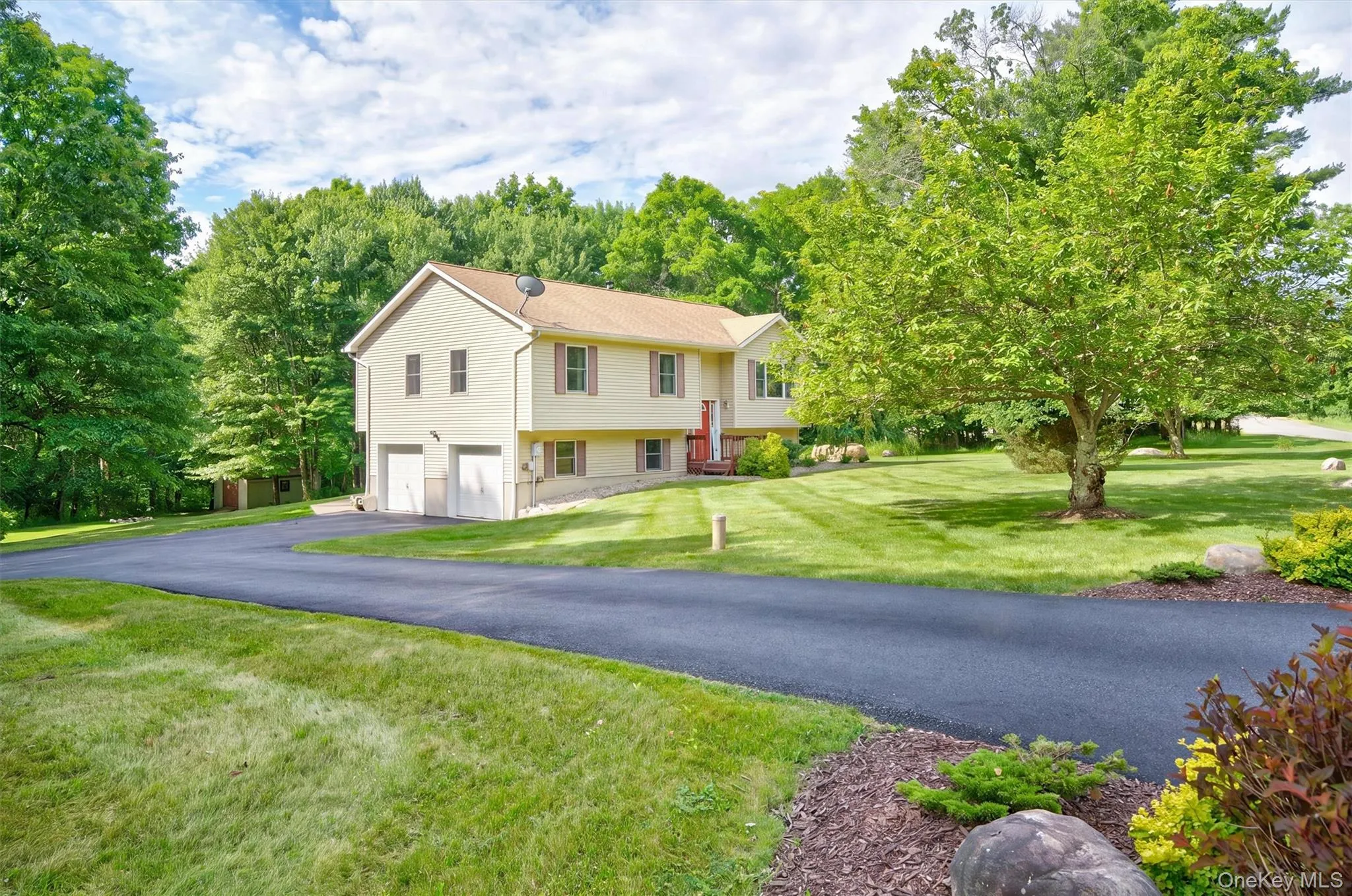 1019 Benjamin Vankeuren Drive, Shawangunk, NY, 3 Bedrooms Bedrooms, 11 Rooms Rooms,2 BathroomsBathrooms,Residential,For Rent,Benjamin Vankeuren,0,1010277 1019 Benjamin Vankeuren Drive, Shawangunk, NY, 3 Bedrooms Bedrooms, 11 Rooms Rooms,2 BathroomsBathrooms,Residential,For Rent,Benjamin Vankeuren,0,1010277