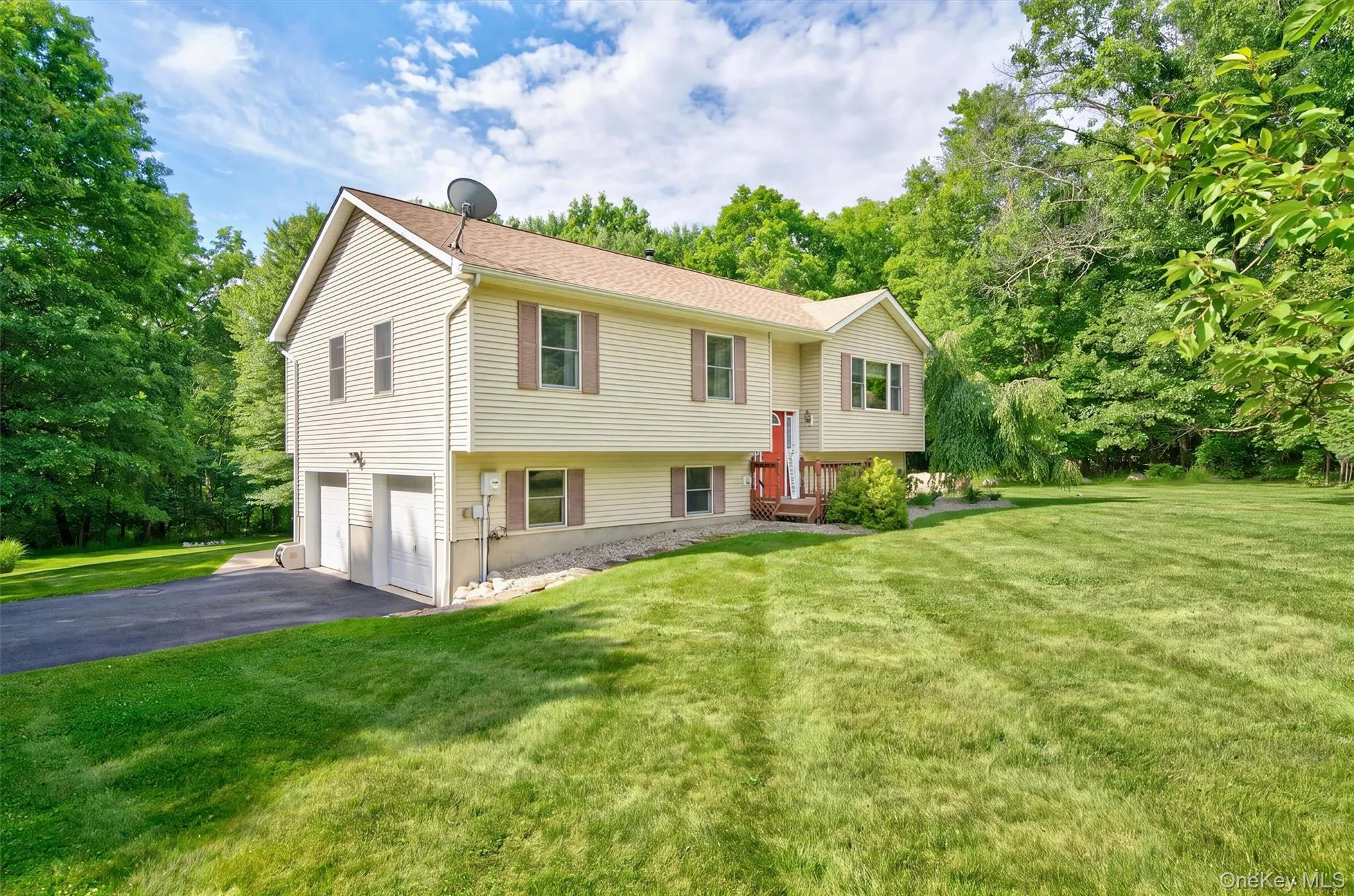 1019 Benjamin Vankeuren Drive, Shawangunk, NY, 3 Bedrooms Bedrooms, 11 Rooms Rooms,2 BathroomsBathrooms,Residential,For Rent,Benjamin Vankeuren,0,1010277 1019 Benjamin Vankeuren Drive, Shawangunk, NY, 3 Bedrooms Bedrooms, 11 Rooms Rooms,2 BathroomsBathrooms,Residential,For Rent,Benjamin Vankeuren,0,1010277