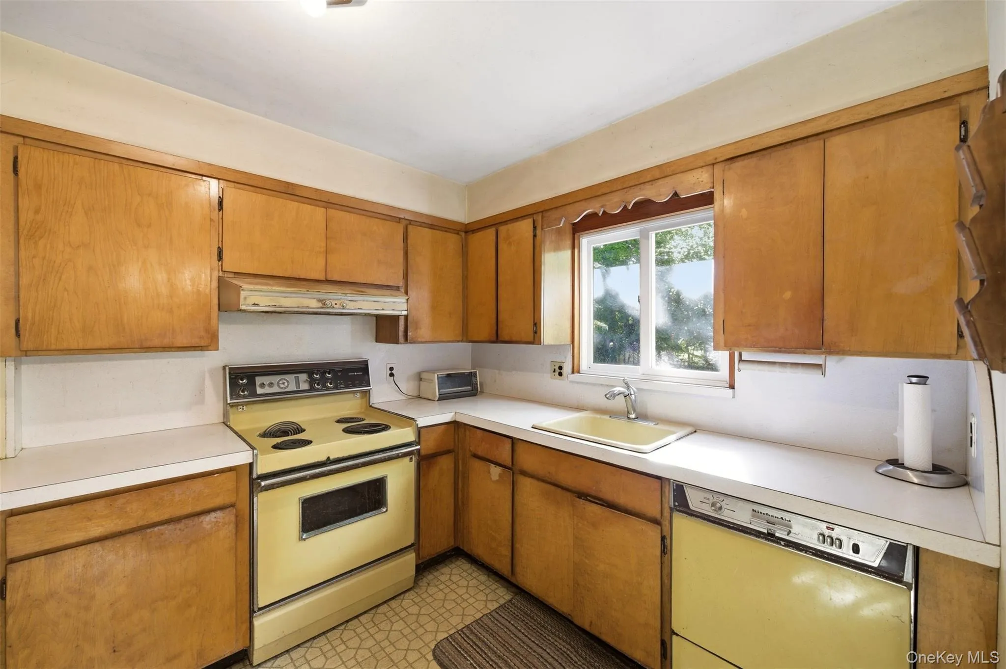 17 Soundview Drive, Smithtown, NY, 3 Bedrooms Bedrooms, 6 Rooms Rooms,2 BathroomsBathrooms,Residential,For Rent,Soundview,0,1010278 17 Soundview Drive, Smithtown, NY, 3 Bedrooms Bedrooms, 6 Rooms Rooms,2 BathroomsBathrooms,Residential,For Rent,Soundview,0,1010278