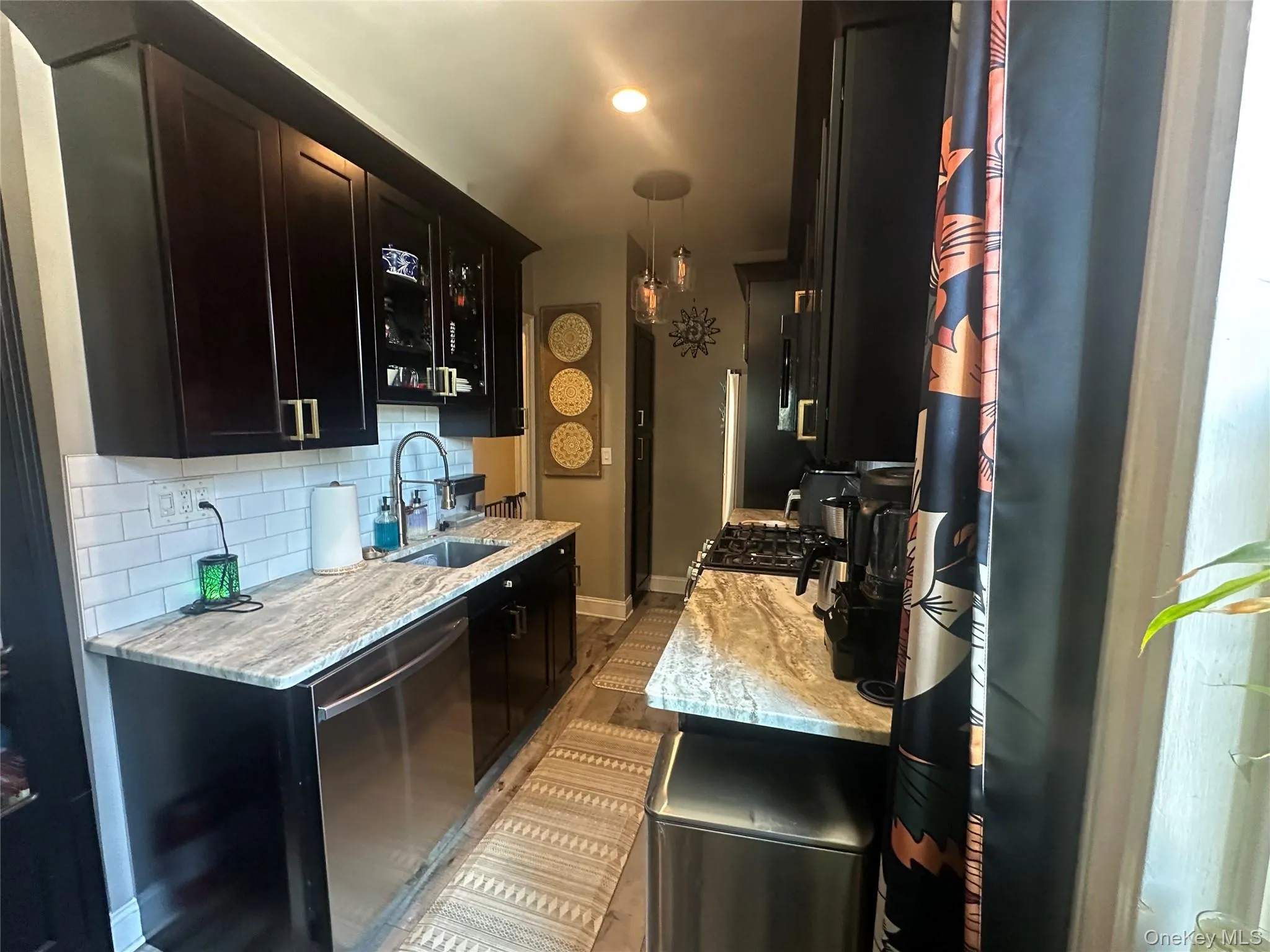 1468 Midland Avenue, Yonkers, NY, 2 Bedrooms Bedrooms, 5 Rooms Rooms,1 BathroomBathrooms,Residential,For Rent,Midland,0,1010280 1468 Midland Avenue, Yonkers, NY, 2 Bedrooms Bedrooms, 5 Rooms Rooms,1 BathroomBathrooms,Residential,For Rent,Midland,0,1010280