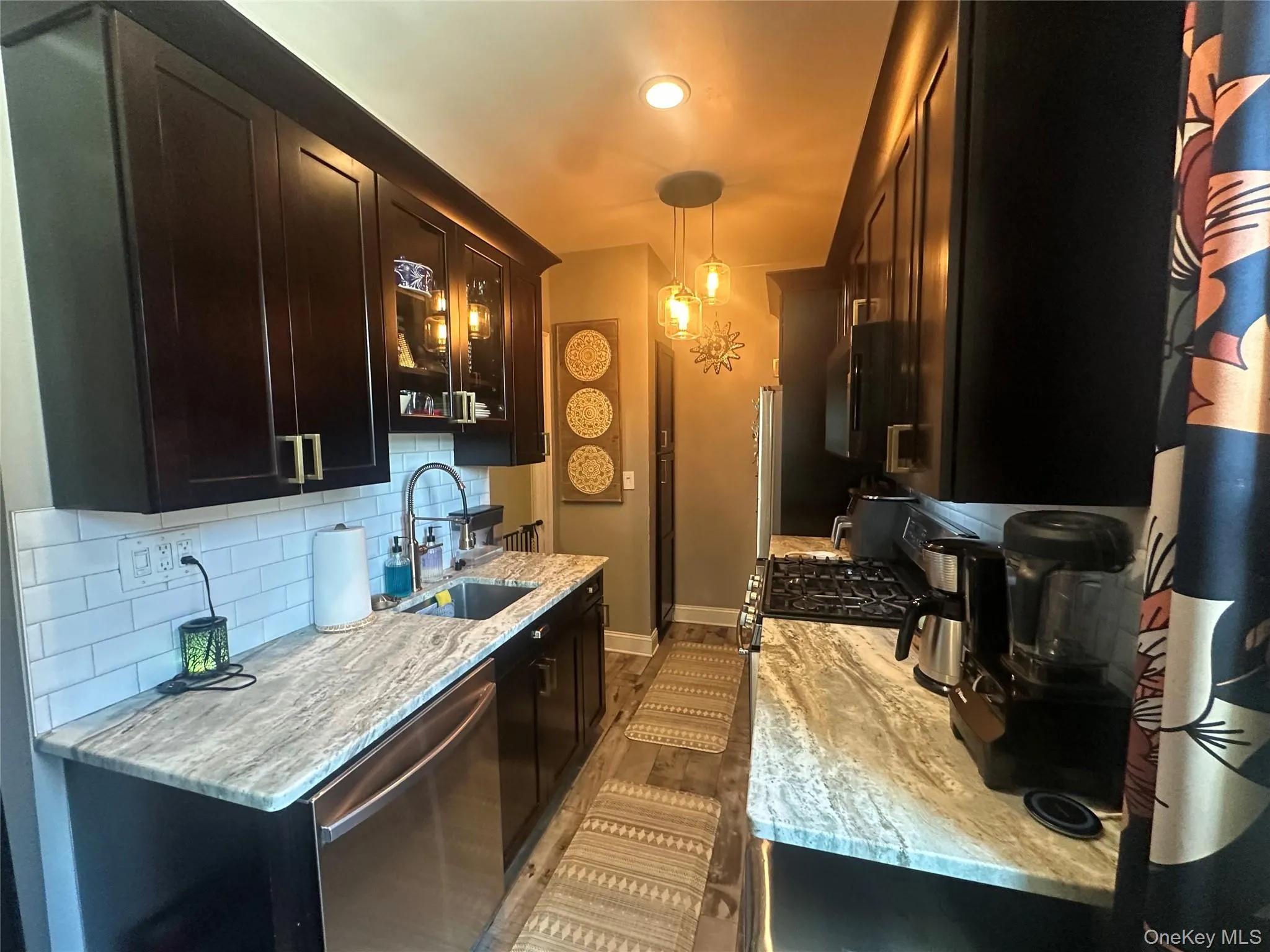 1468 Midland Avenue, Yonkers, NY, 2 Bedrooms Bedrooms, 5 Rooms Rooms,1 BathroomBathrooms,Residential,For Rent,Midland,0,1010280 1468 Midland Avenue, Yonkers, NY, 2 Bedrooms Bedrooms, 5 Rooms Rooms,1 BathroomBathrooms,Residential,For Rent,Midland,0,1010280