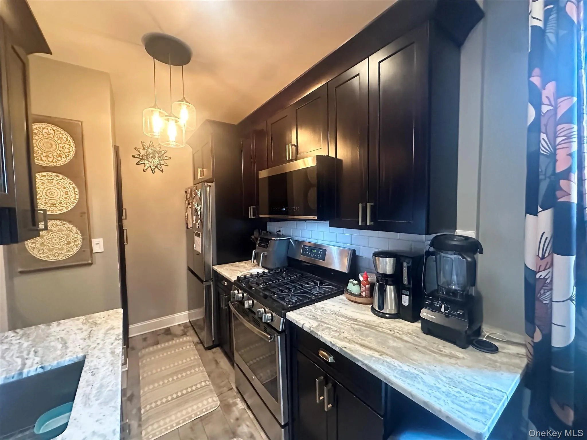 1468 Midland Avenue, Yonkers, NY, 2 Bedrooms Bedrooms, 5 Rooms Rooms,1 BathroomBathrooms,Residential,For Rent,Midland,0,1010280 1468 Midland Avenue, Yonkers, NY, 2 Bedrooms Bedrooms, 5 Rooms Rooms,1 BathroomBathrooms,Residential,For Rent,Midland,0,1010280