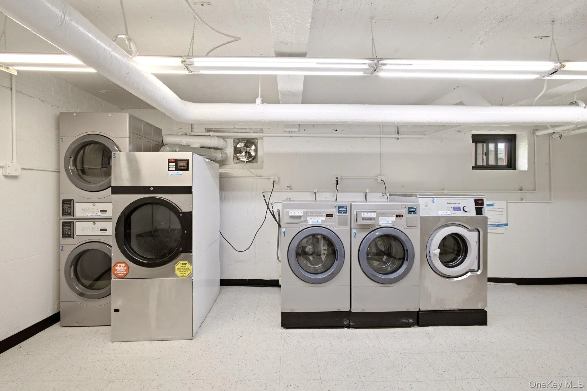 75-05 210, New York, NY, 1 Bedroom Bedrooms, 5 Rooms Rooms,1 BathroomBathrooms,Residential,For Rent,210,0,KEY1010286 75-05 210, New York, NY, 1 Bedroom Bedrooms, 5 Rooms Rooms,1 BathroomBathrooms,Residential,For Rent,210,0,KEY1010286