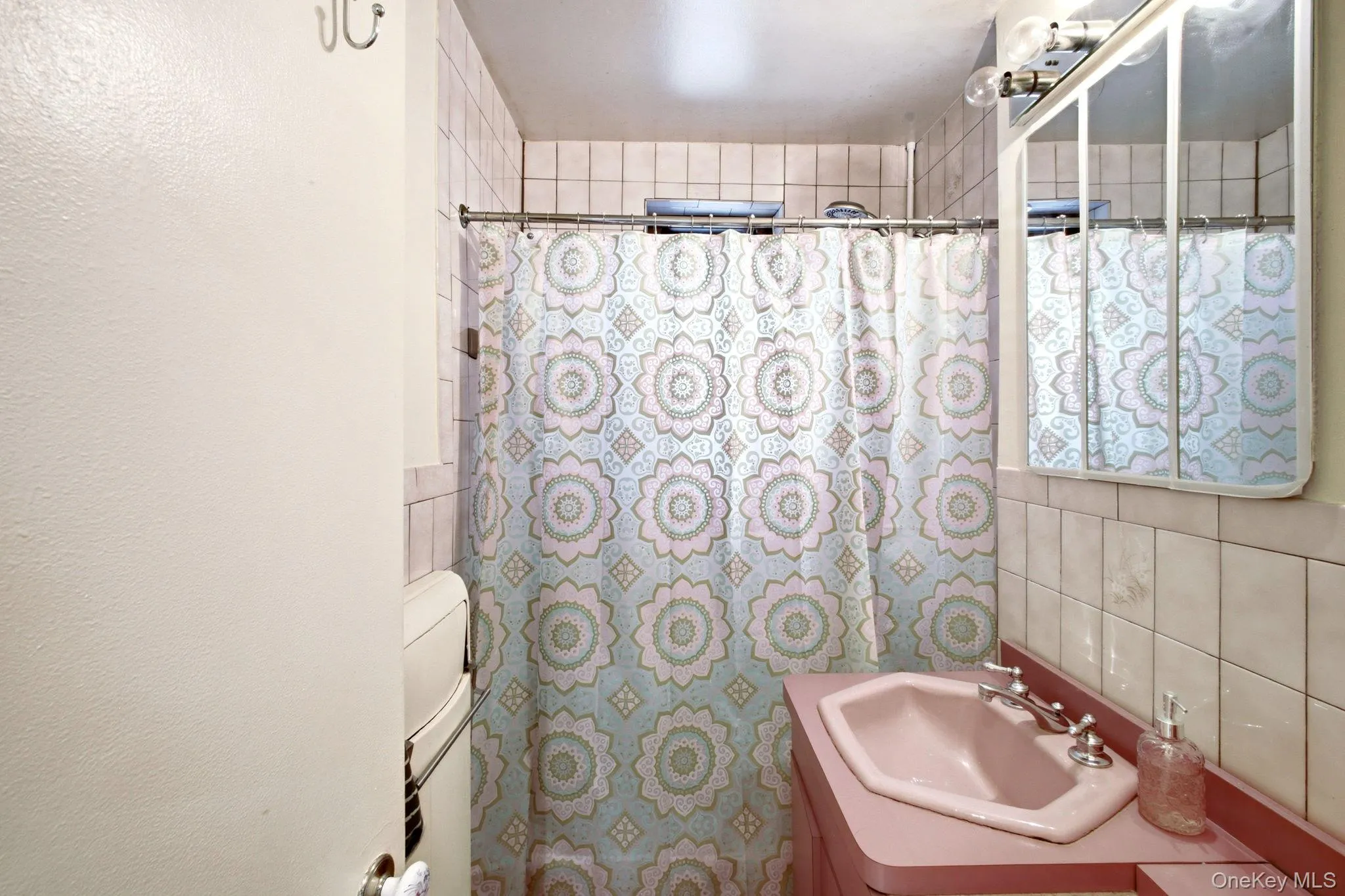 75-05 210, New York, NY, 1 Bedroom Bedrooms, 5 Rooms Rooms,1 BathroomBathrooms,Residential,For Rent,210,0,KEY1010286 75-05 210, New York, NY, 1 Bedroom Bedrooms, 5 Rooms Rooms,1 BathroomBathrooms,Residential,For Rent,210,0,KEY1010286