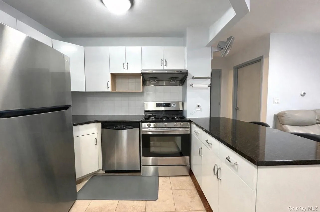 7836 46th Avenue, New York, NY, 1 Bedroom Bedrooms, 5 Rooms Rooms,1 BathroomBathrooms,Residential,For Rent,46th,0,1010288 7836 46th Avenue, New York, NY, 1 Bedroom Bedrooms, 5 Rooms Rooms,1 BathroomBathrooms,Residential,For Rent,46th,0,1010288