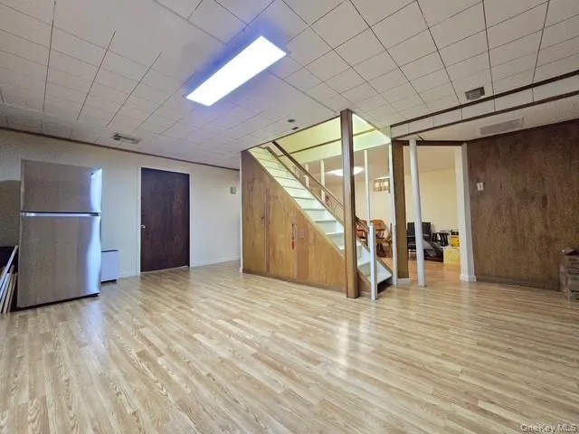 24841 Thebes Avenue, New York, NY, 3 Bedrooms Bedrooms, 7 Rooms Rooms,2 BathroomsBathrooms,Residential,For Rent,Thebes,0,1010293 24841 Thebes Avenue, New York, NY, 3 Bedrooms Bedrooms, 7 Rooms Rooms,2 BathroomsBathrooms,Residential,For Rent,Thebes,0,1010293