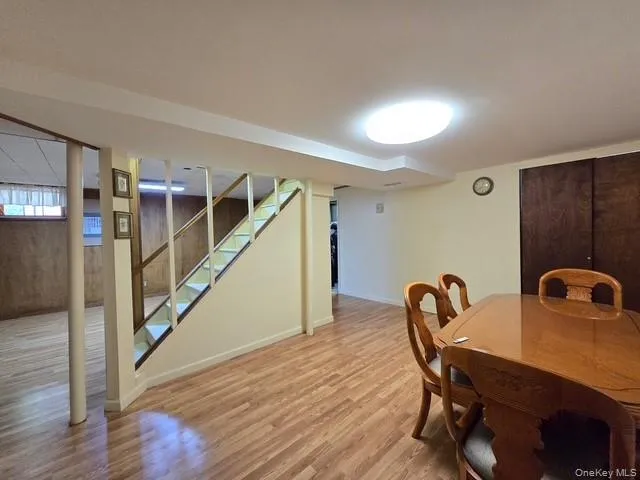 24841 Thebes Avenue, New York, NY, 3 Bedrooms Bedrooms, 7 Rooms Rooms,2 BathroomsBathrooms,Residential,For Rent,Thebes,0,1010293 24841 Thebes Avenue, New York, NY, 3 Bedrooms Bedrooms, 7 Rooms Rooms,2 BathroomsBathrooms,Residential,For Rent,Thebes,0,1010293