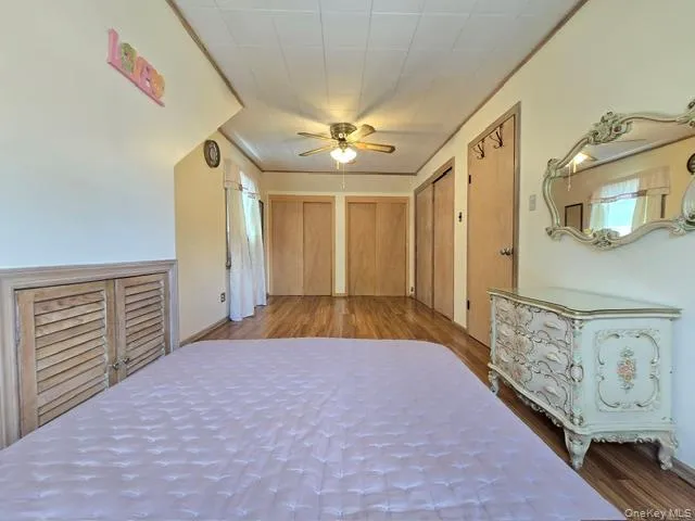 24841 Thebes Avenue, New York, NY, 3 Bedrooms Bedrooms, 7 Rooms Rooms,2 BathroomsBathrooms,Residential,For Rent,Thebes,0,1010293 24841 Thebes Avenue, New York, NY, 3 Bedrooms Bedrooms, 7 Rooms Rooms,2 BathroomsBathrooms,Residential,For Rent,Thebes,0,1010293